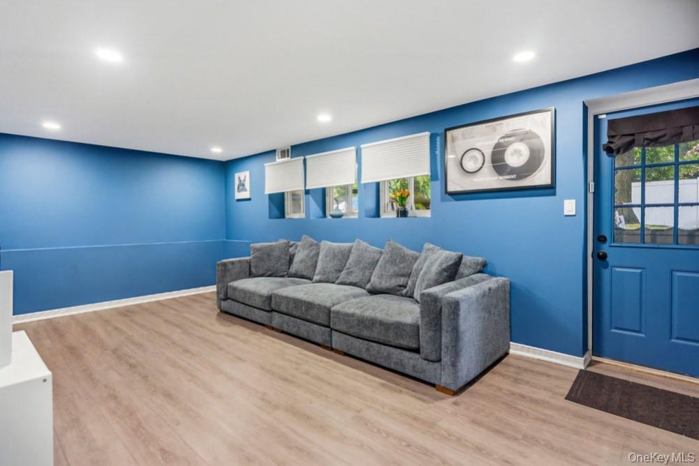 18 Huron Street – For Sale photo 16