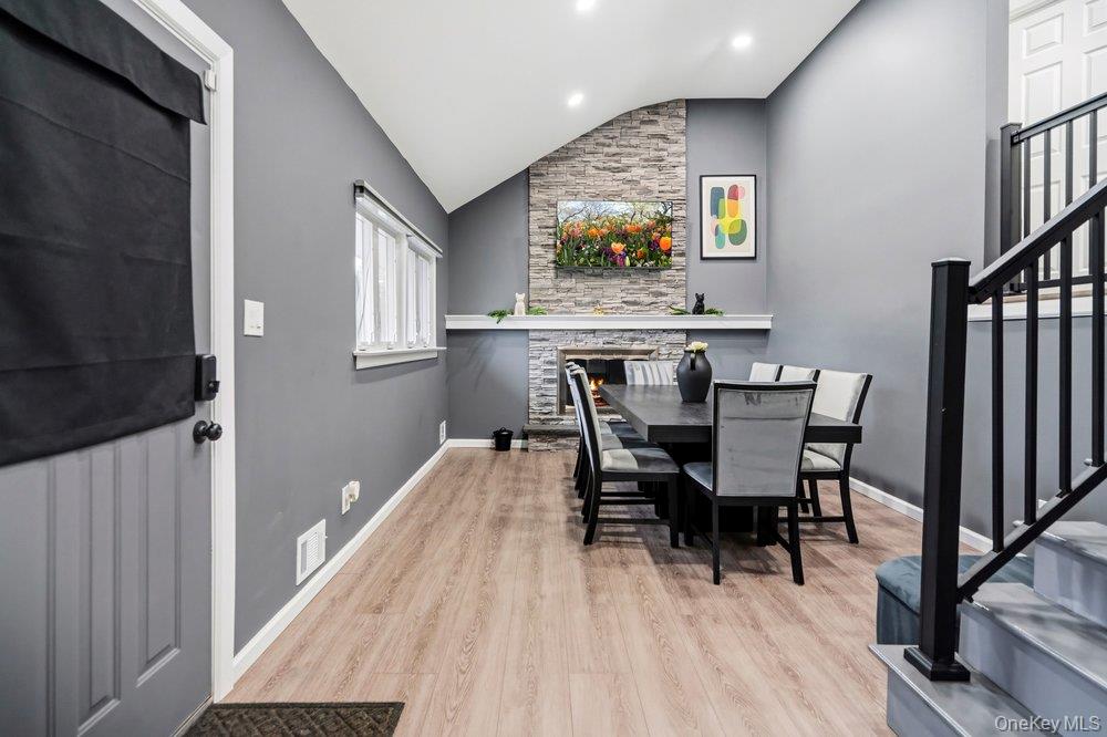 18 Huron Street – For Sale photo 3