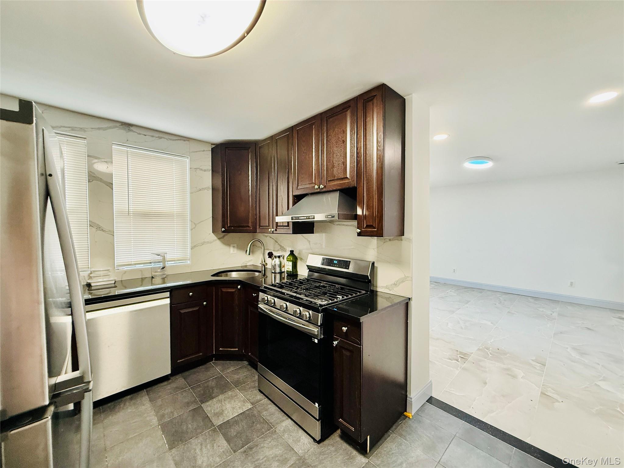 1616 Pilgrim Avenue – For Sale photo 3