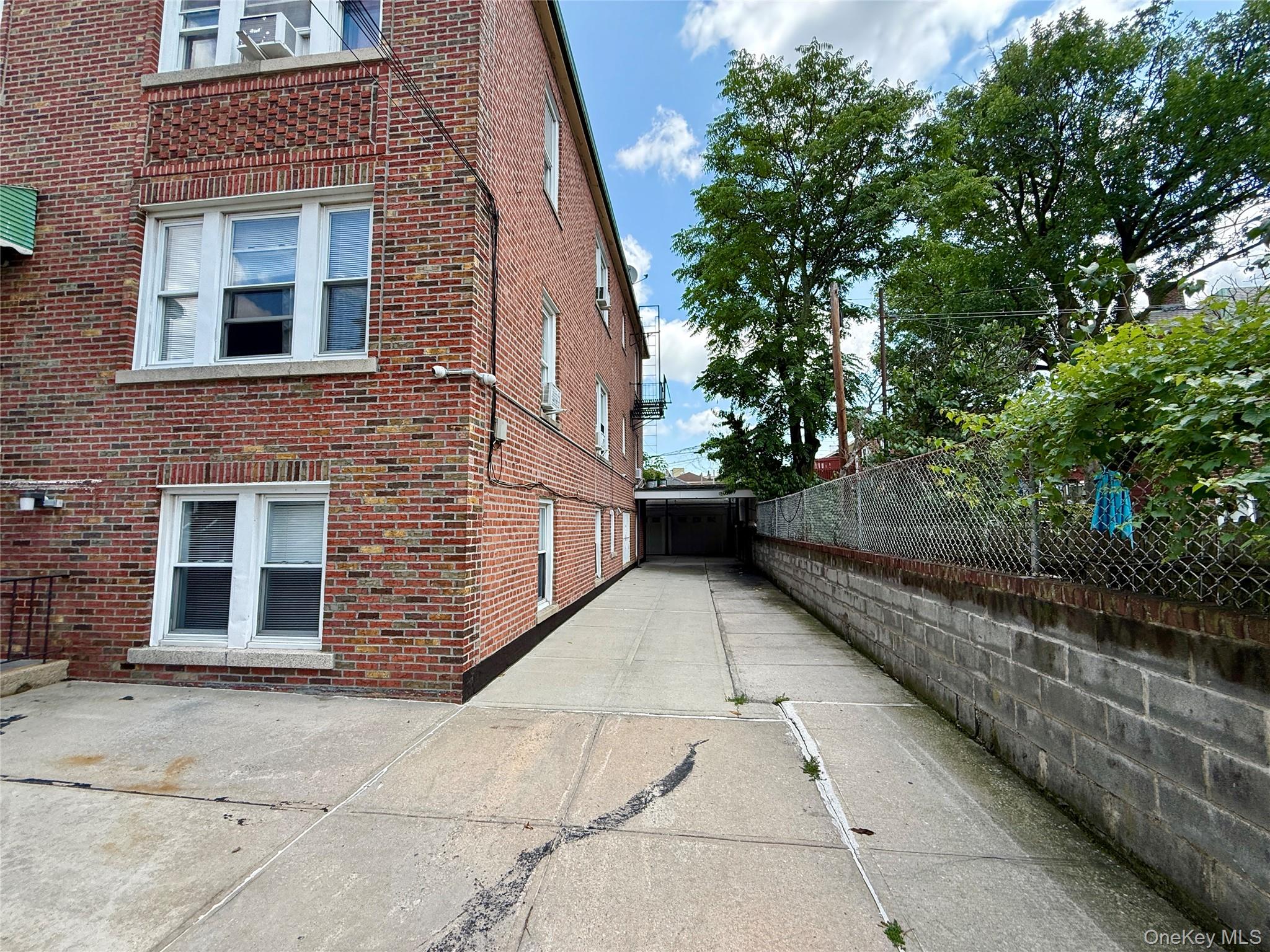 1616 Pilgrim Avenue – For Sale photo 23