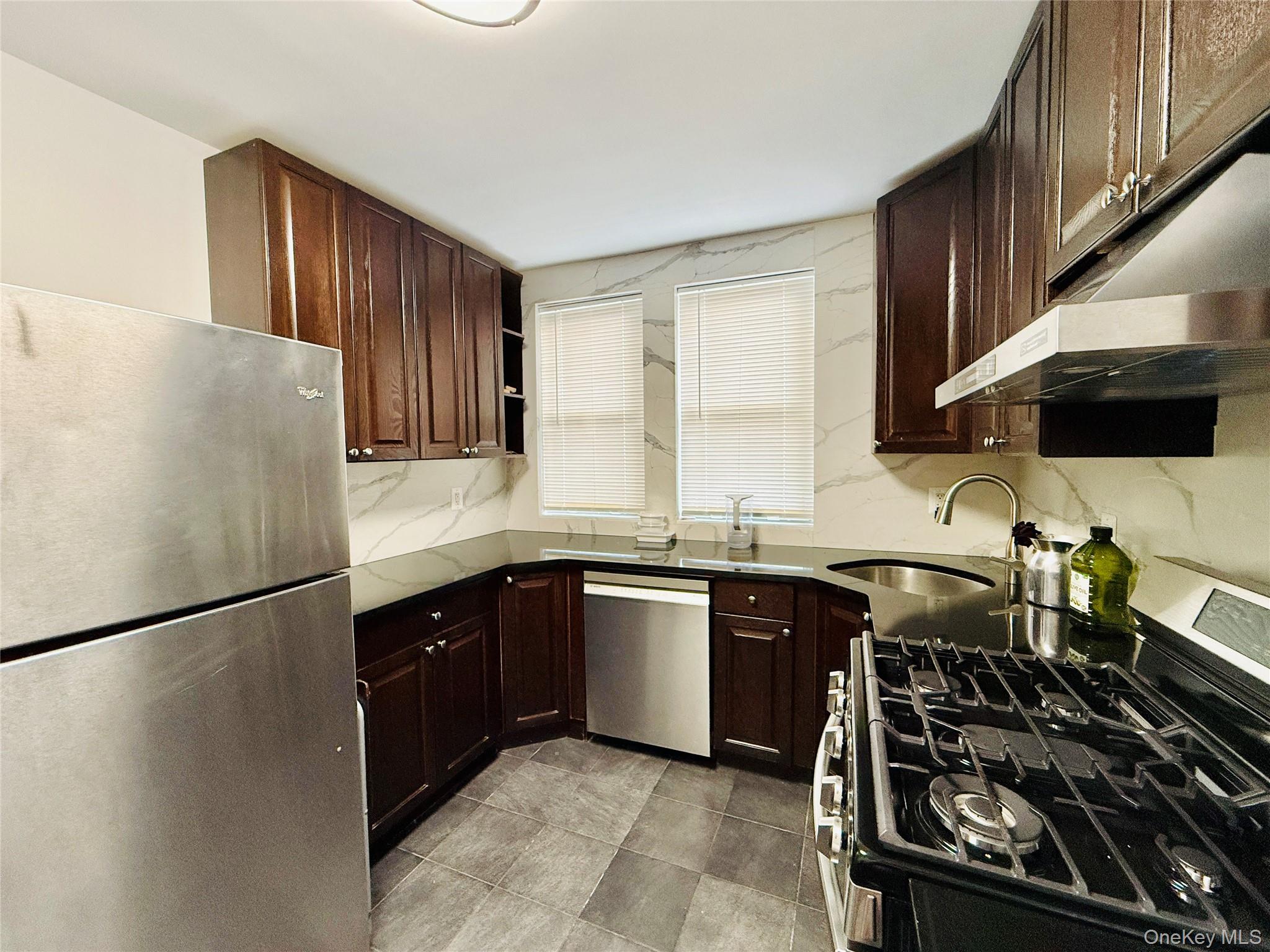 1616 Pilgrim Avenue – For Sale photo 2