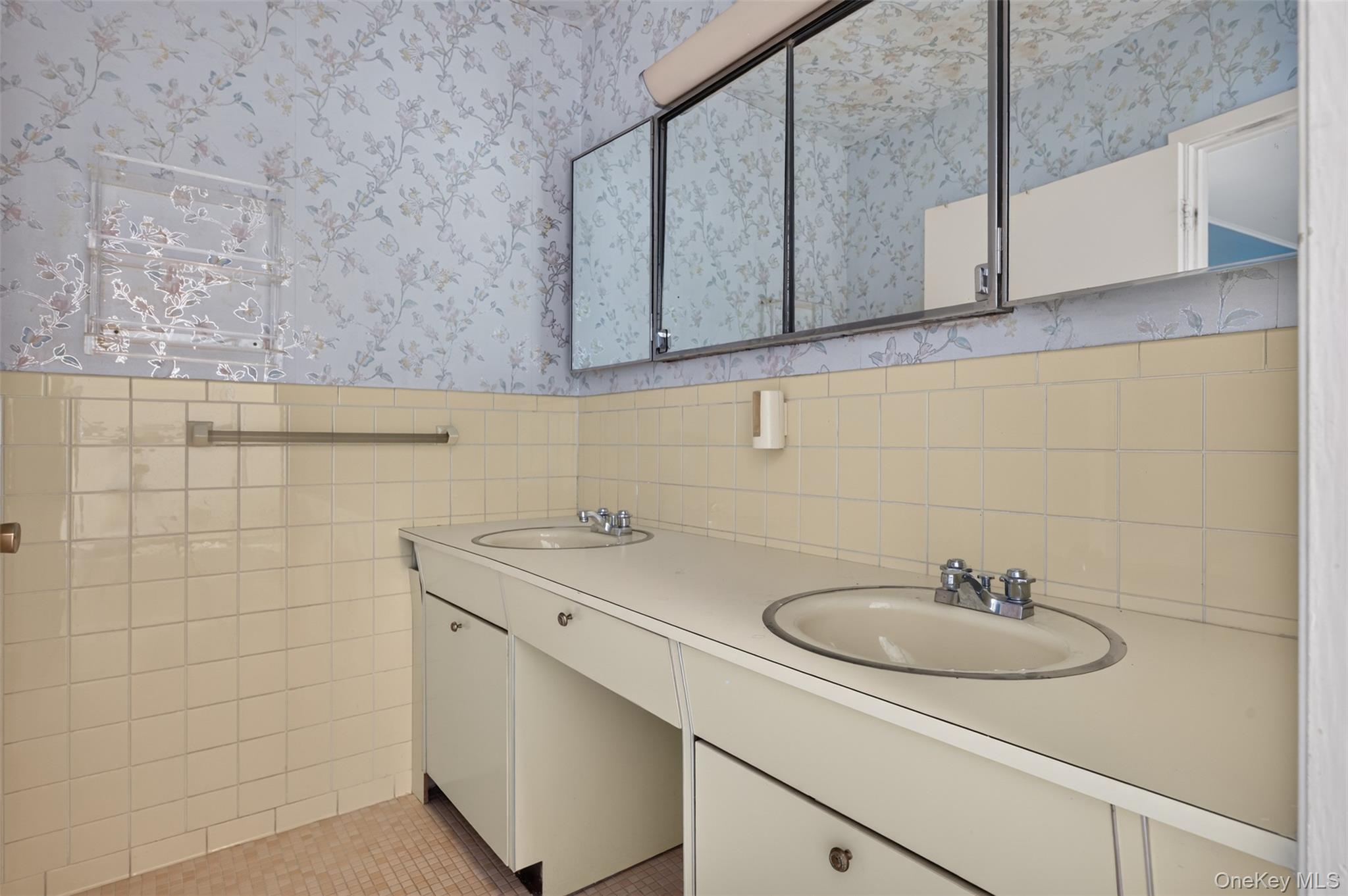 38 Beverly Road – For Sale photo 41