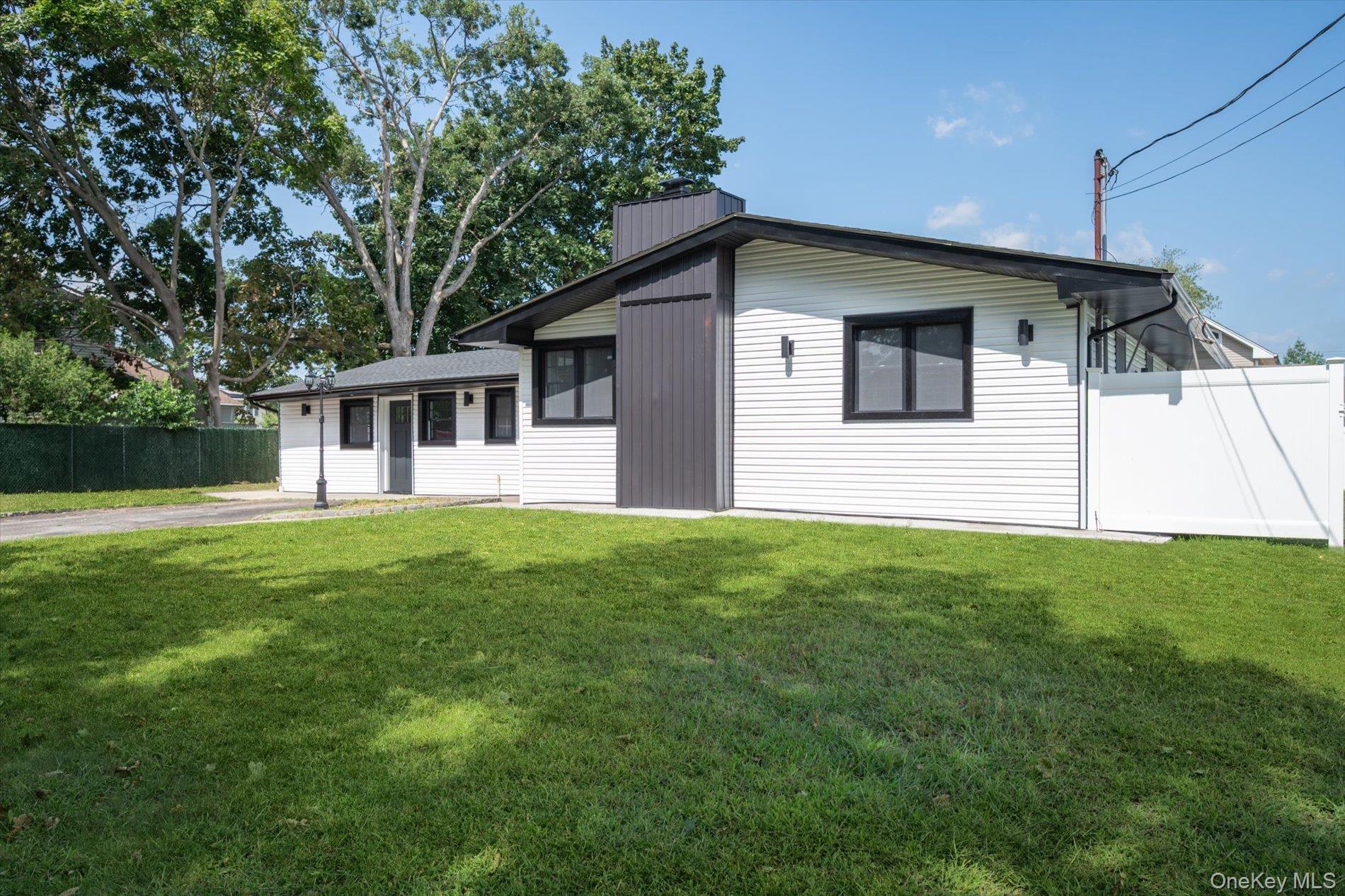 91 30th Street – For Sale photo 3