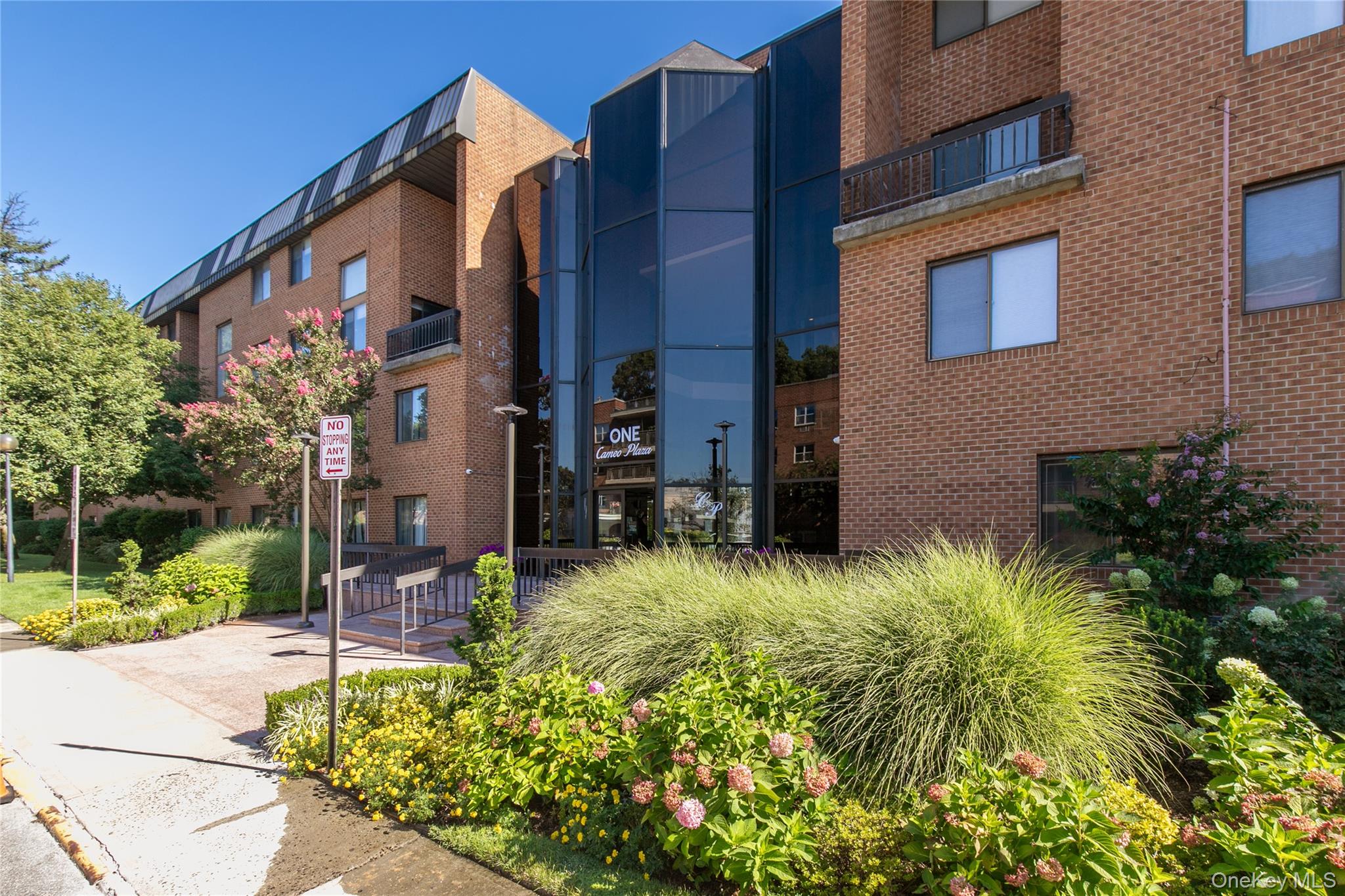 1 Ipswich Avenue – For Rent