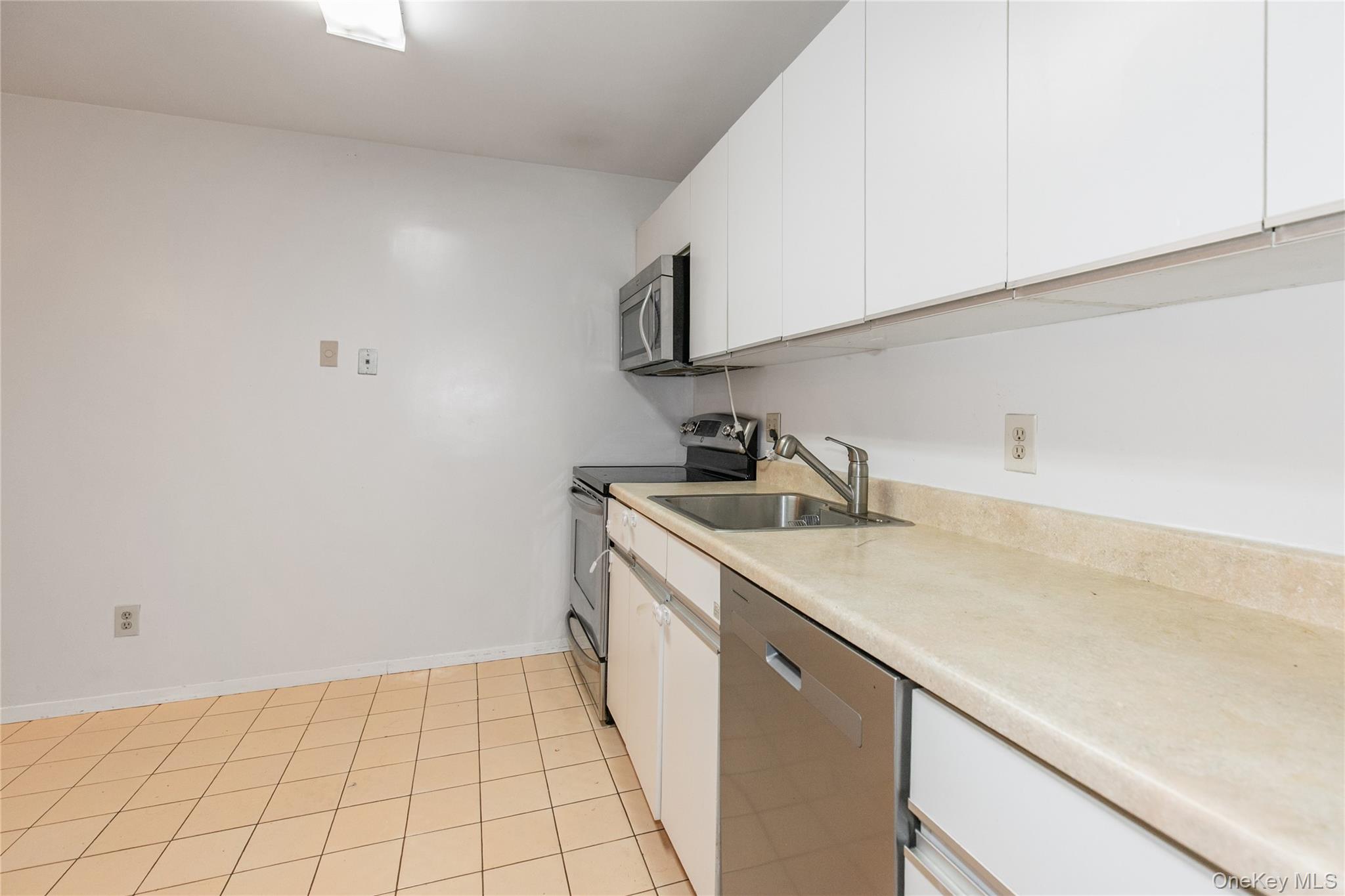 1 Ipswich Avenue – For Rent photo 19