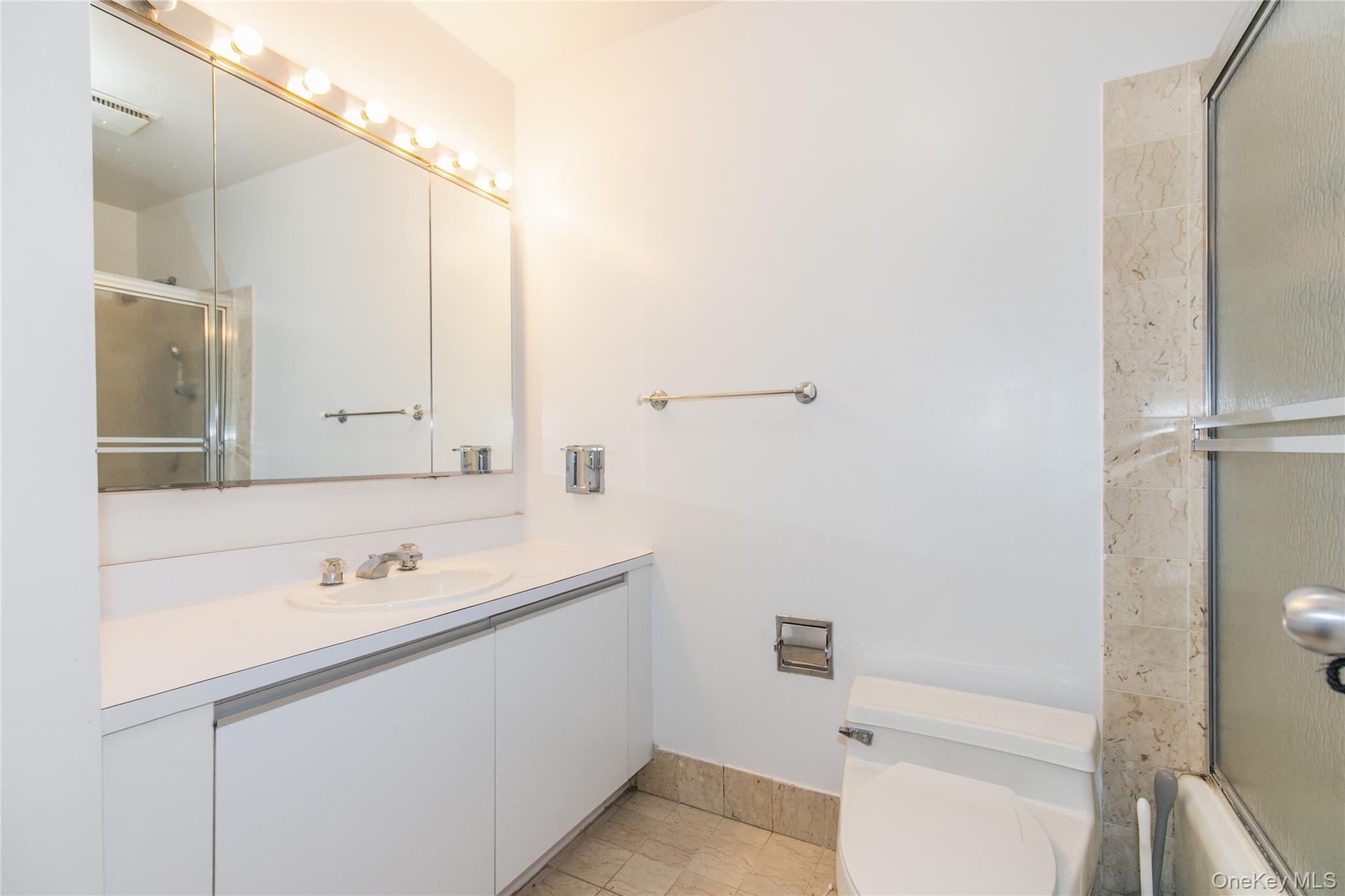 1 Ipswich Avenue – For Rent photo 16