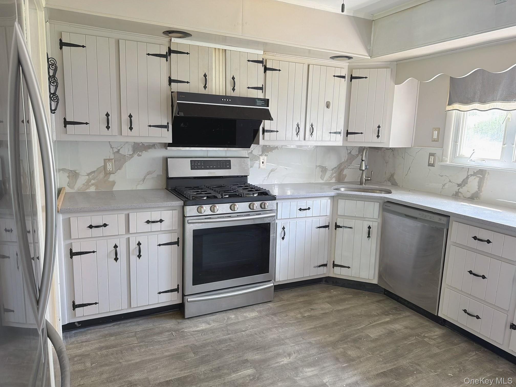 10 Kings Park Road – For Rent