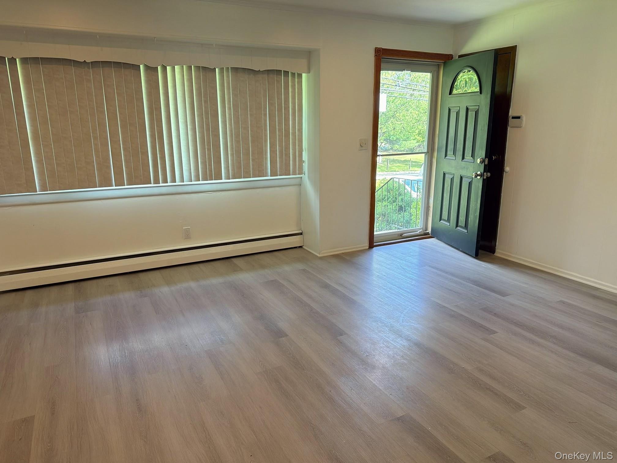 10 Kings Park Road – For Rent photo 4