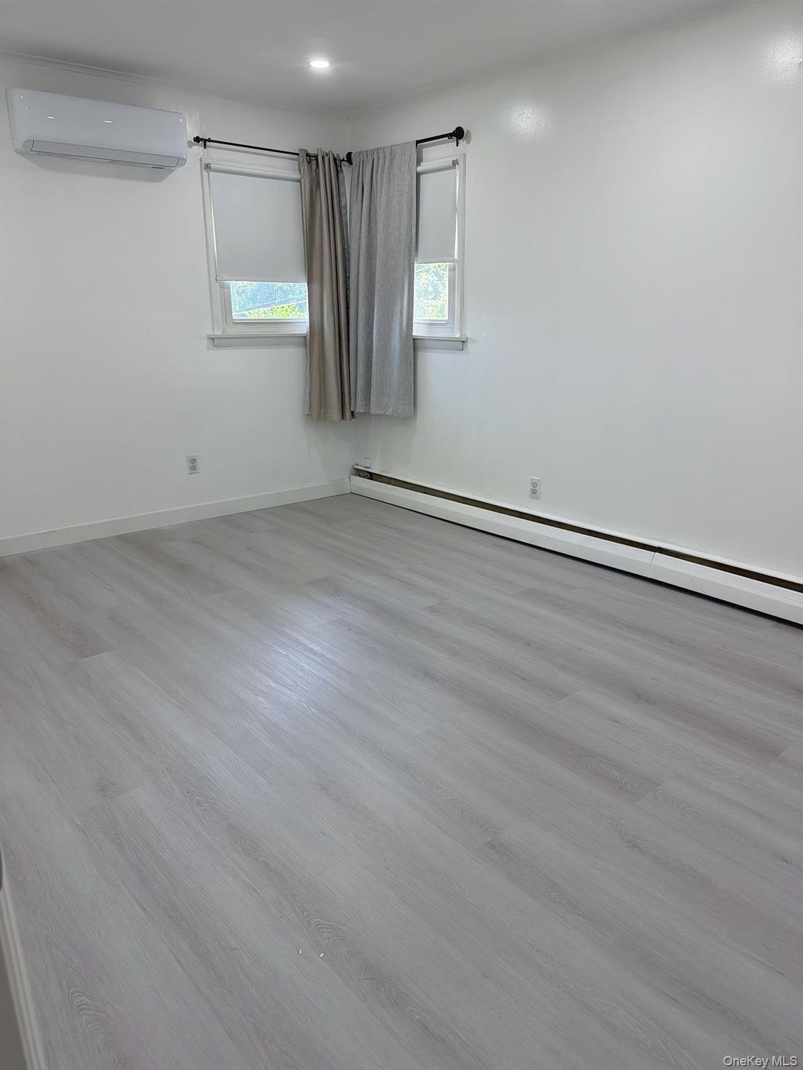 10 Kings Park Road – For Rent photo 8