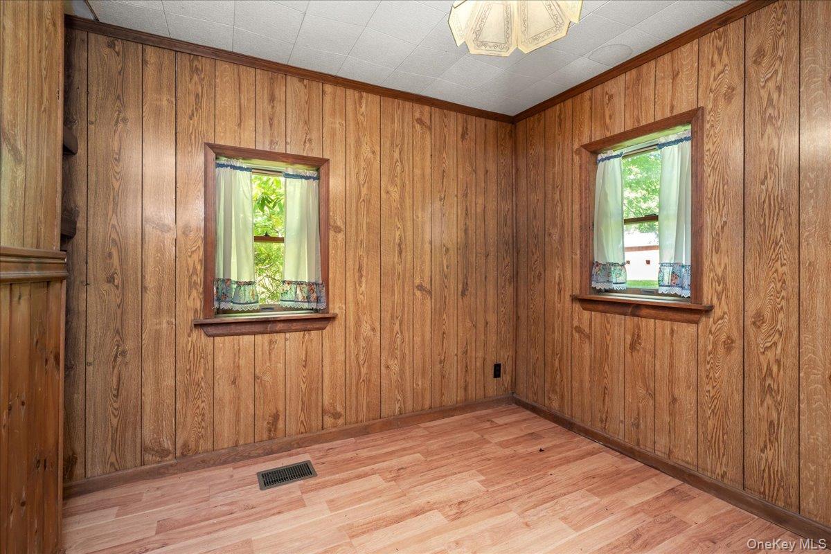 112 Onderdonk Road – For Sale photo 24