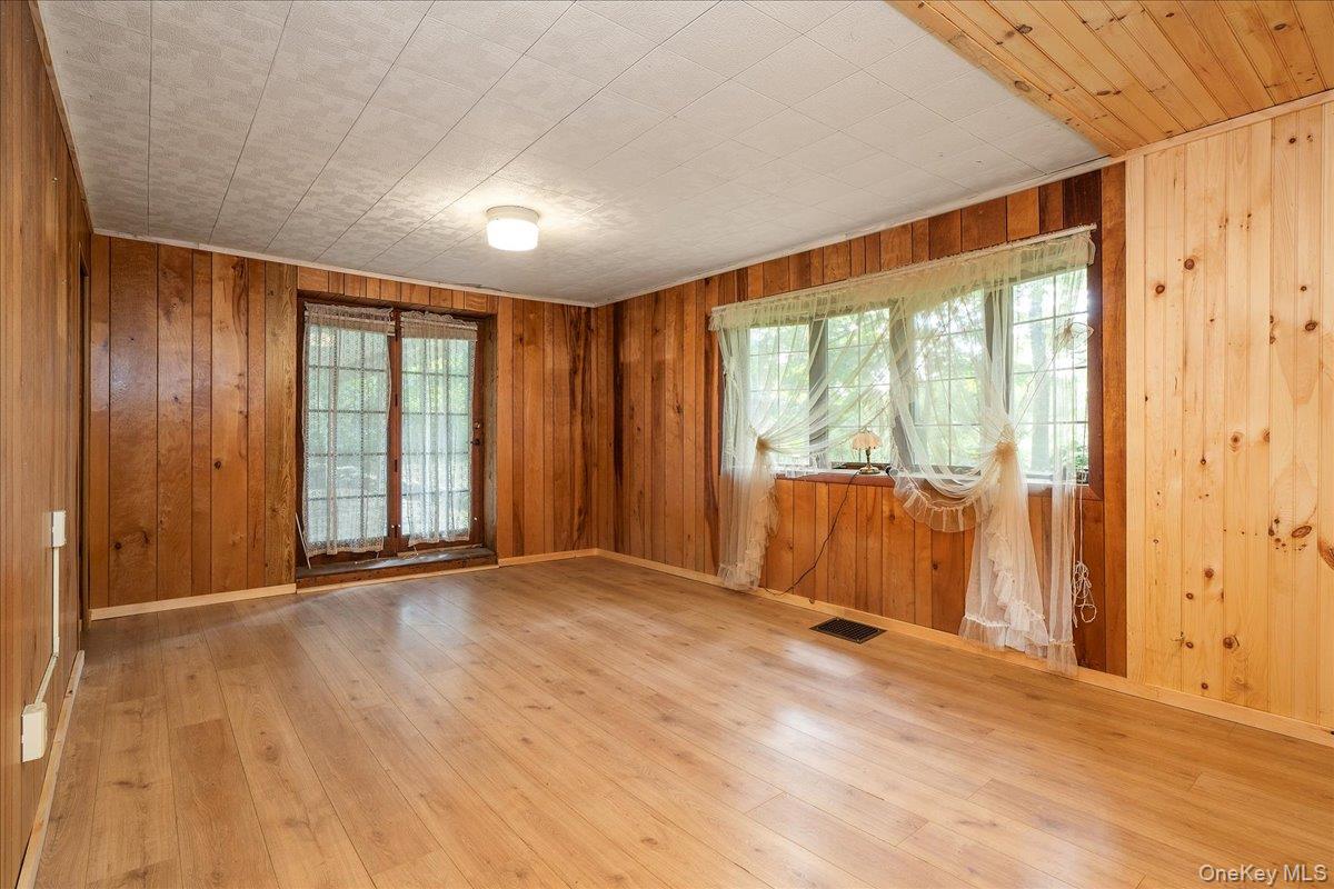 112 Onderdonk Road – For Sale photo 21