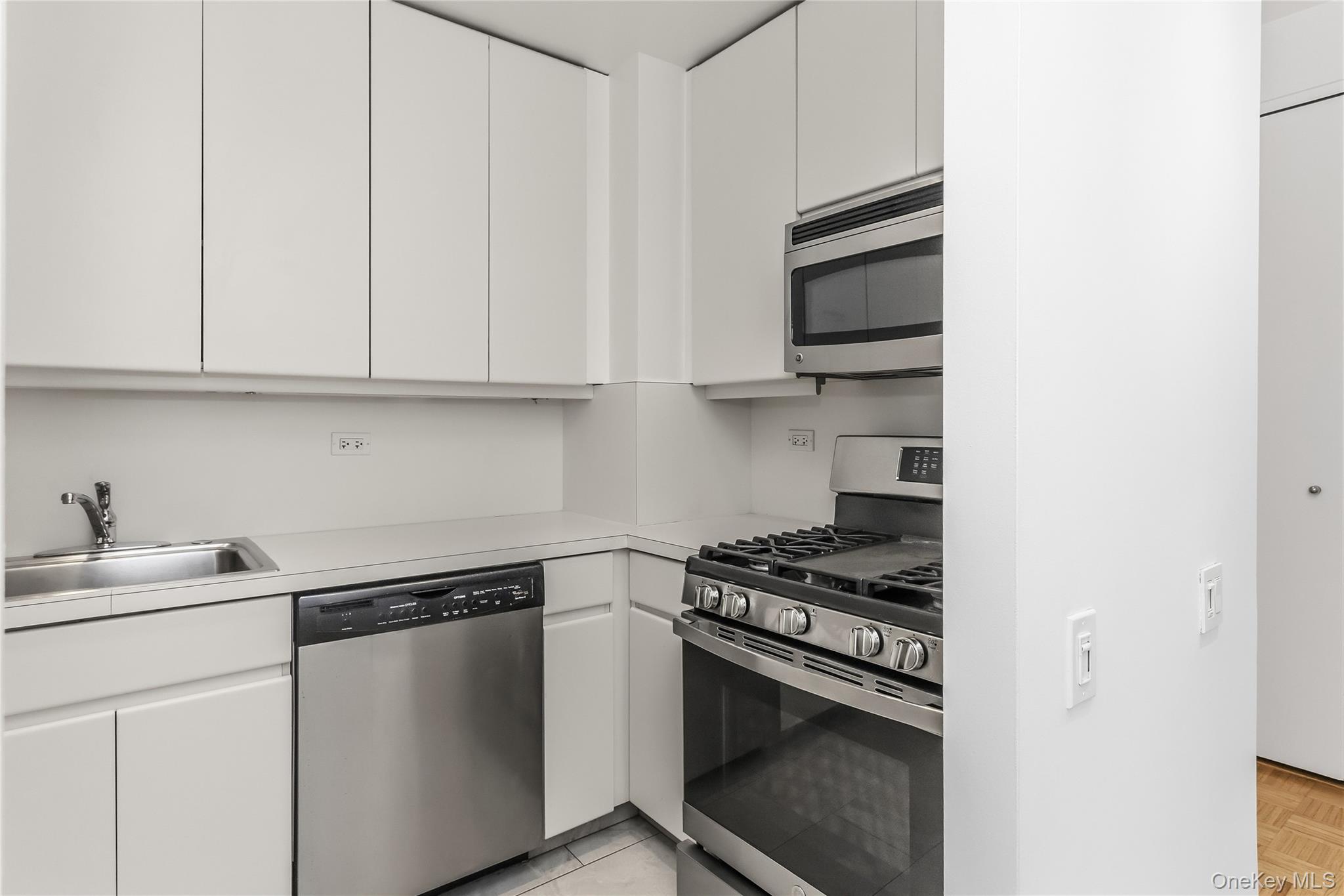 100 United Nations Plaza – For Sale photo 9