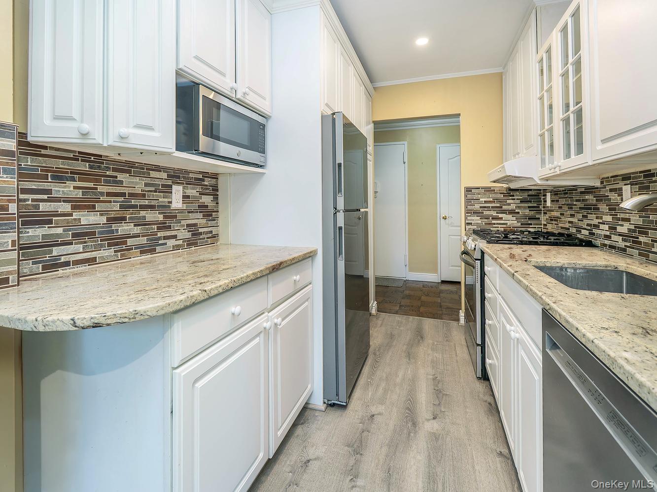 32 Pearsall, Unit 1A photo 8