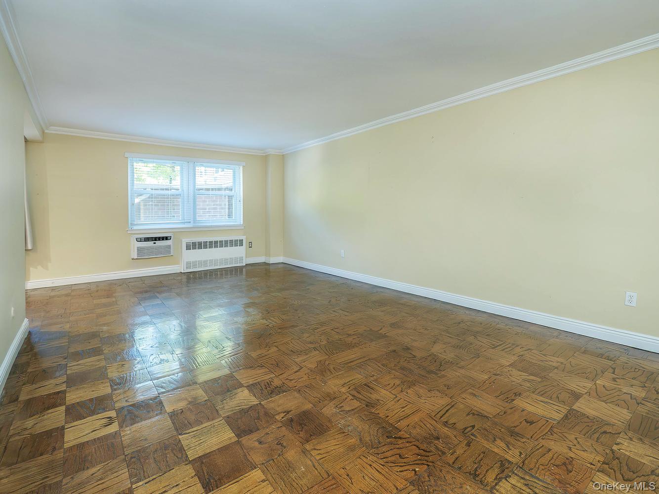 32 Pearsall, Unit 1A photo 4