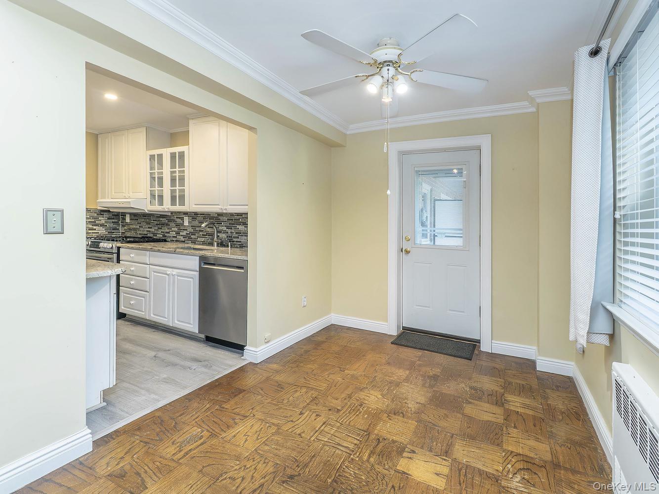 32 Pearsall, Unit 1A photo 7