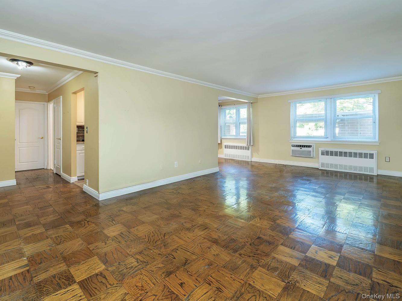 32 Pearsall, Unit 1A photo 5