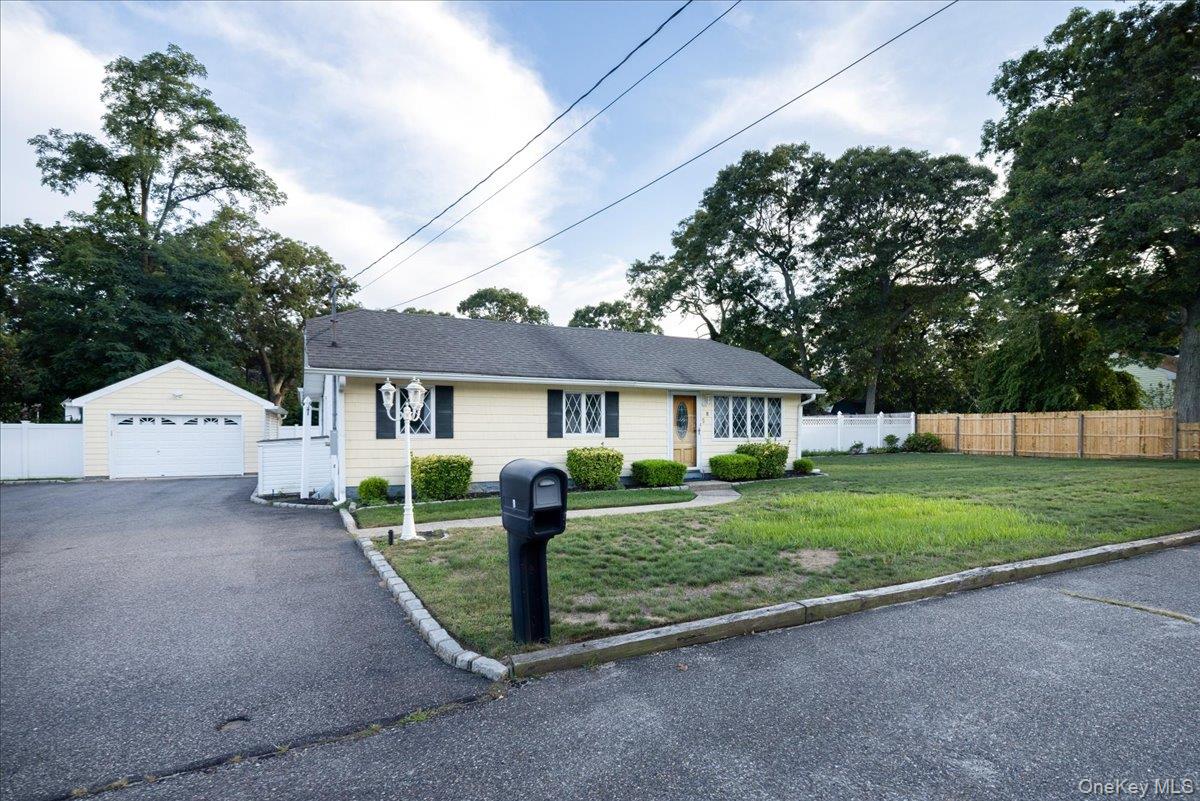 8 Doradell Drive – For Sale photo 2