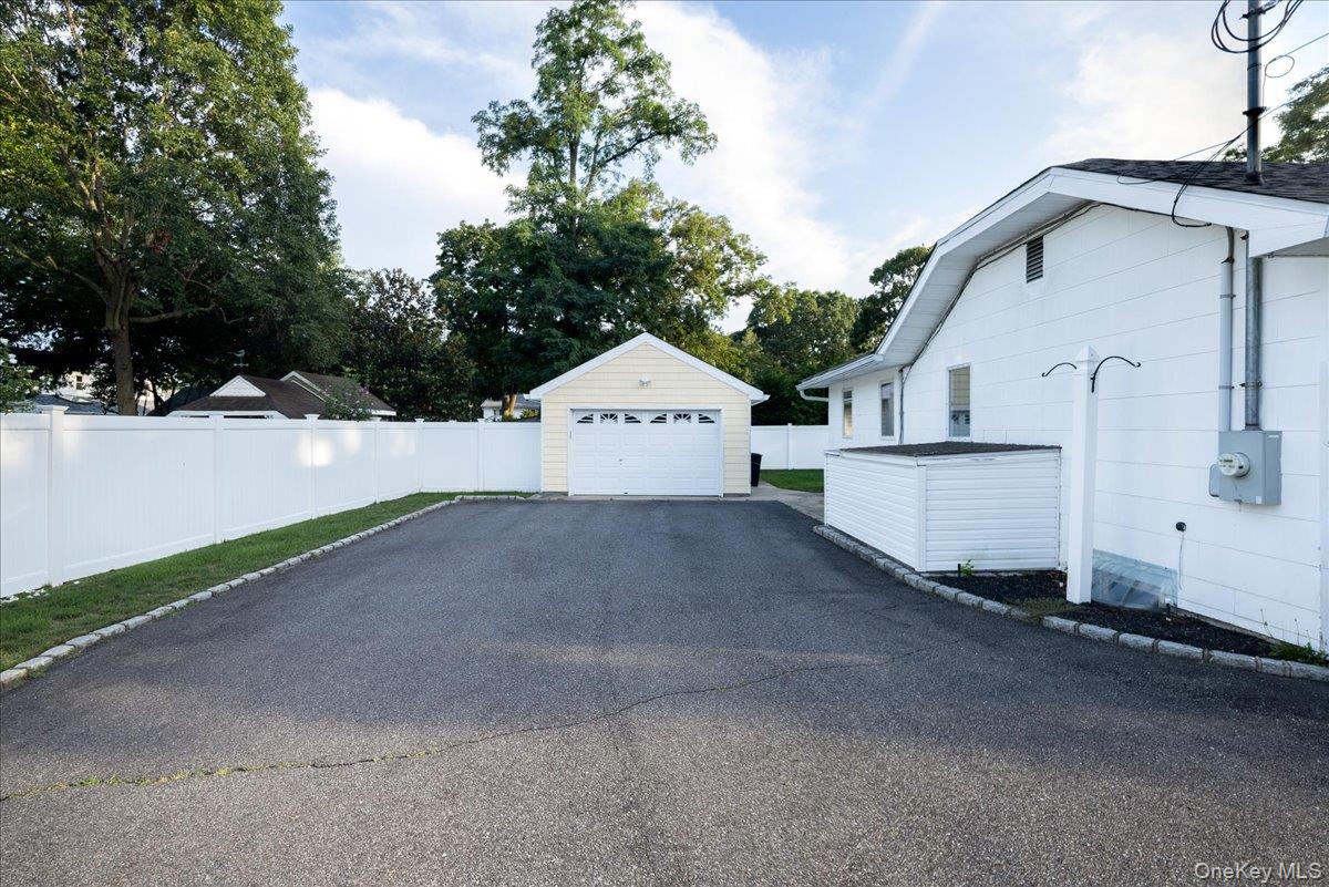 8 Doradell Drive – For Sale photo 18