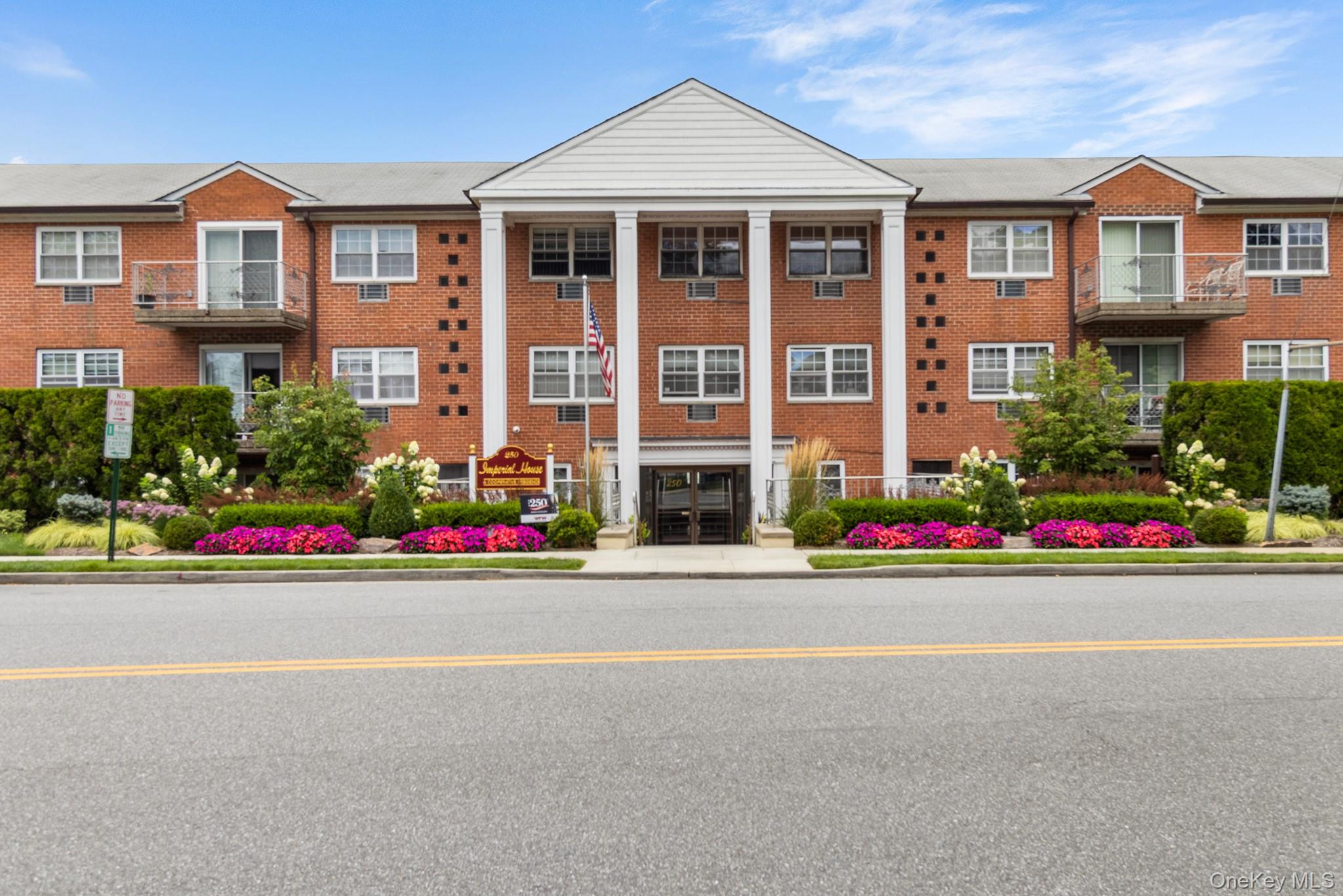 250 N Village Avenue, Unit B 10