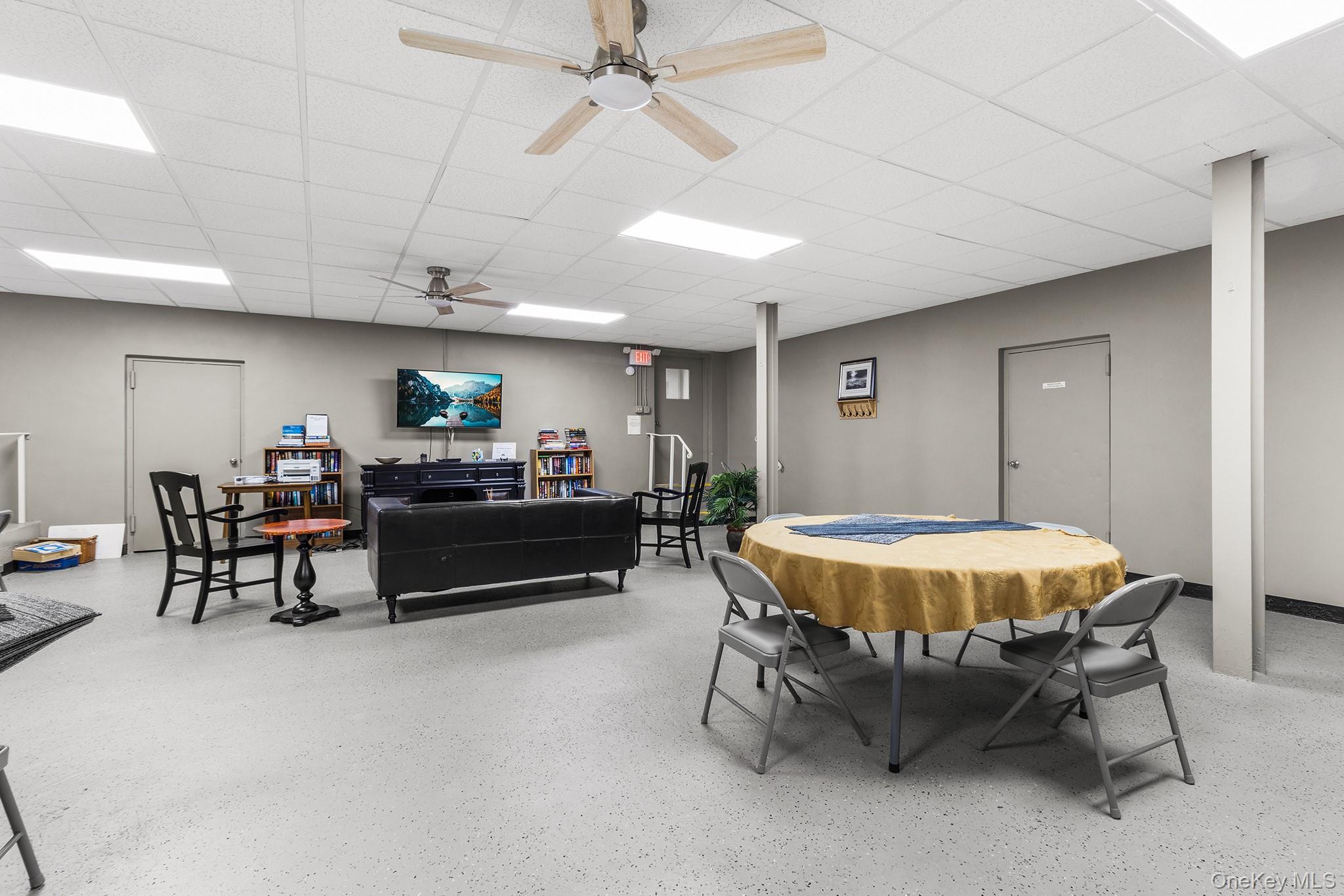 250 N Village Avenue, Unit B 10 photo 29