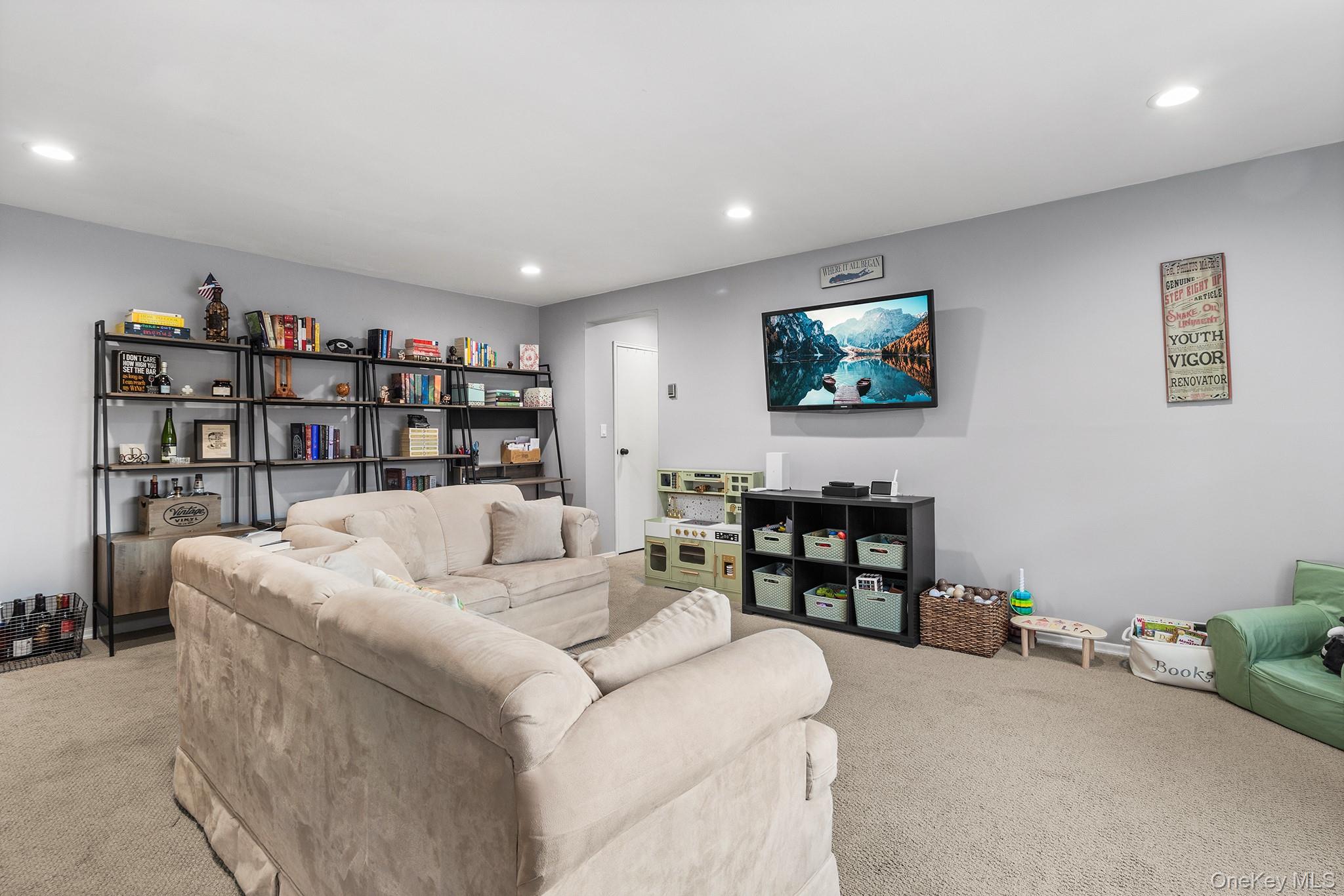 250 N Village Avenue, Unit B 10 photo 11
