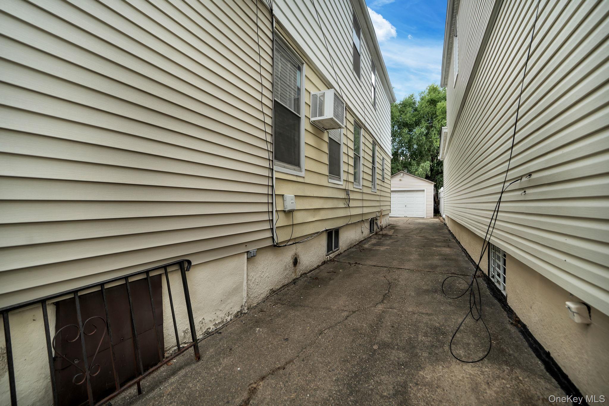 61-43 Wetherole Street – For Sale photo 18