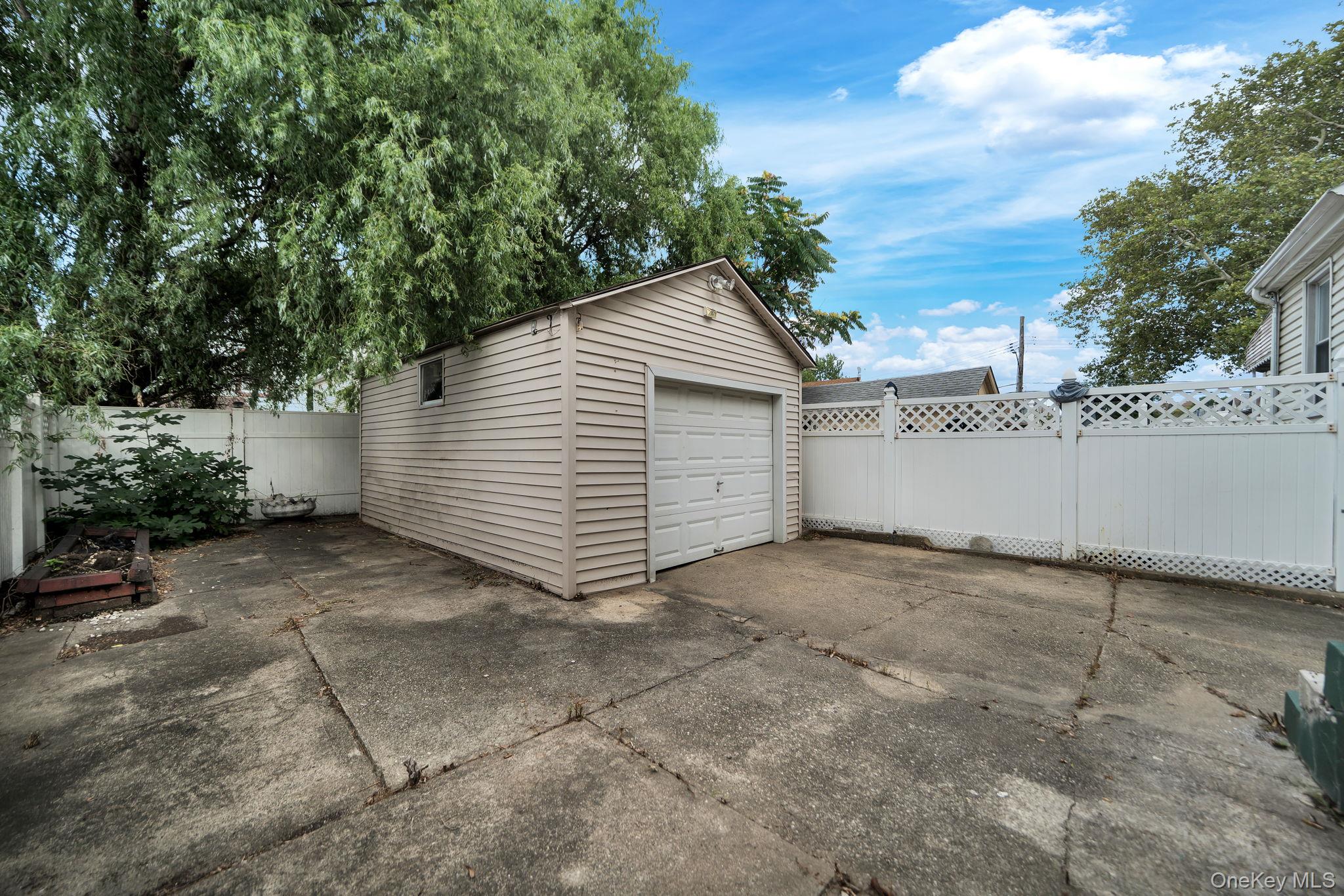 61-43 Wetherole Street – For Sale photo 21