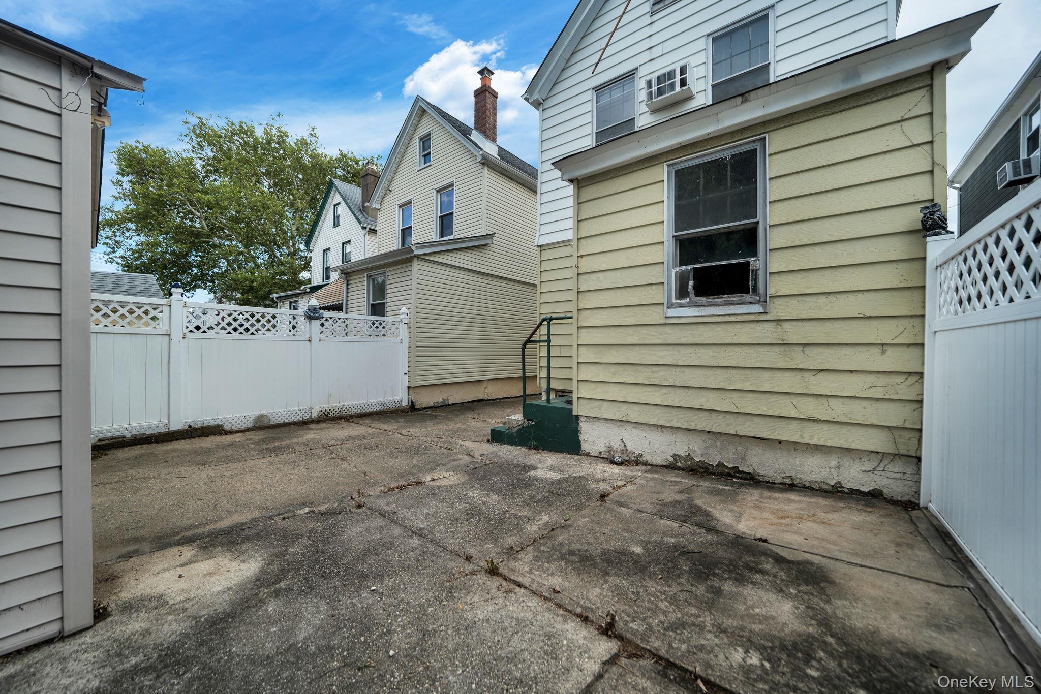 61-43 Wetherole Street – For Sale photo 19