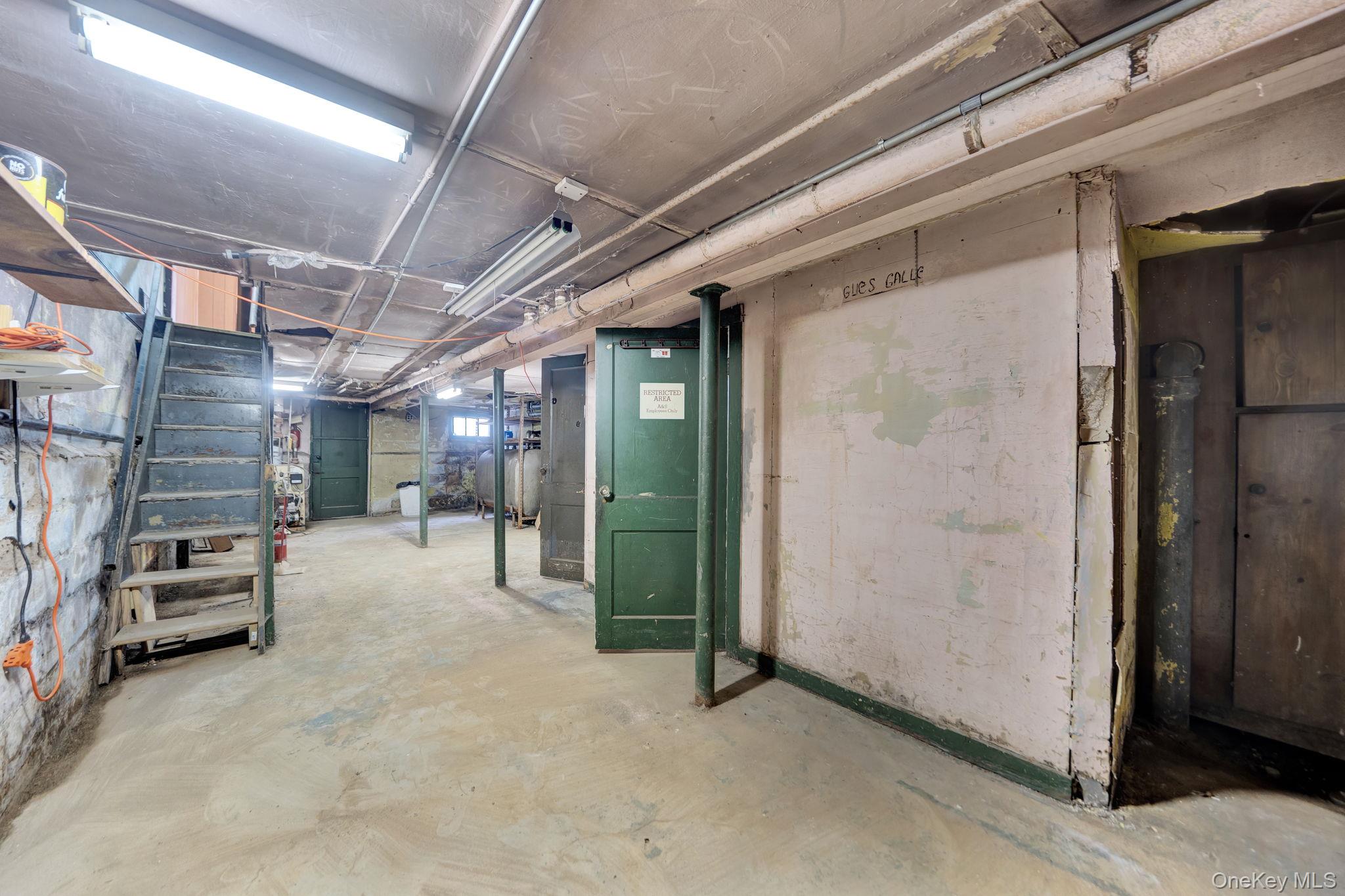 61-43 Wetherole Street – For Sale photo 16