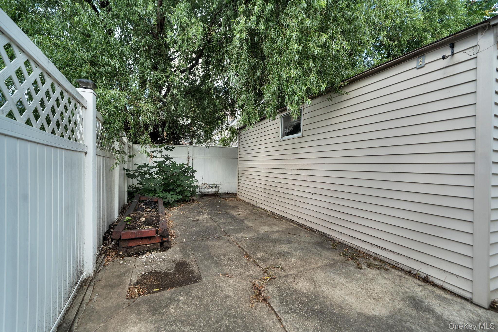 61-43 Wetherole Street – For Sale photo 20