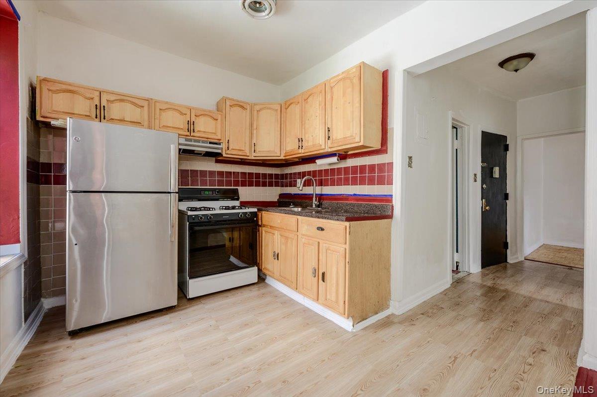 780 Beck Street – For Sale photo 9
