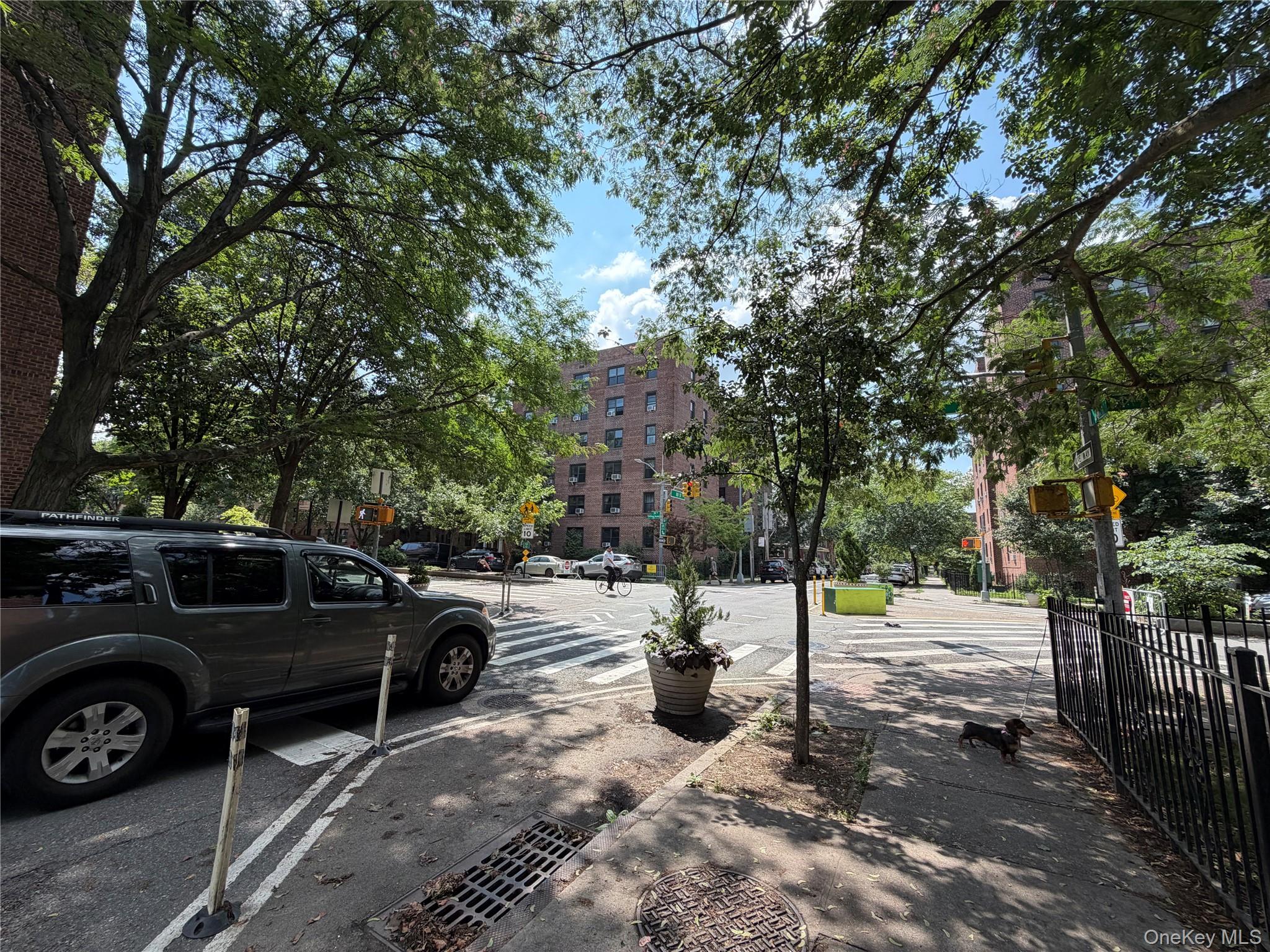 88-10 34 Avenue, Unit 6A photo 19