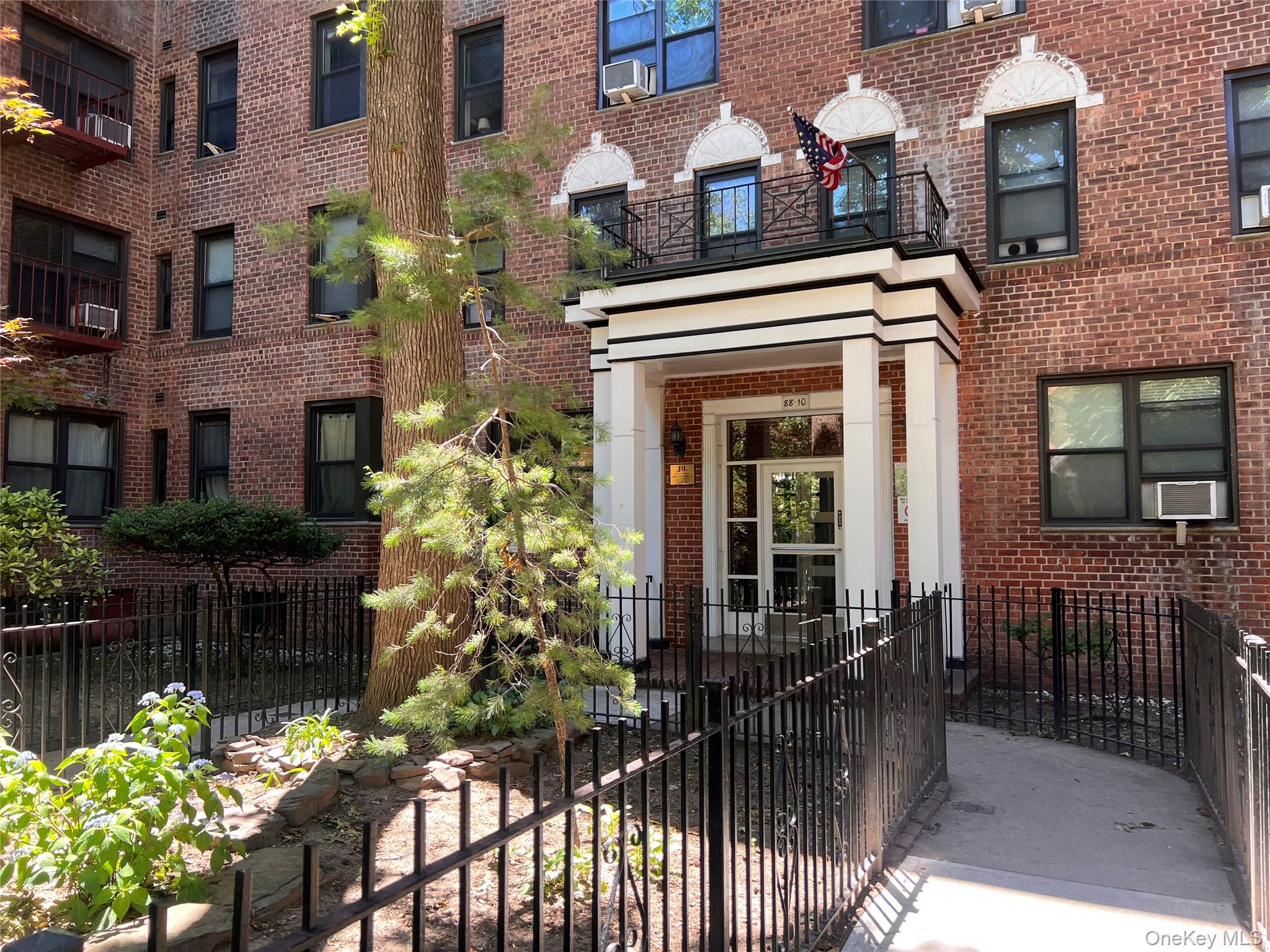 88-10 34 Avenue, Unit 6A