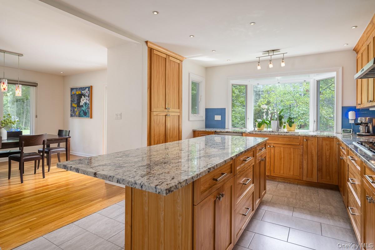 1 Deepwoods Lane – For Sale photo 12