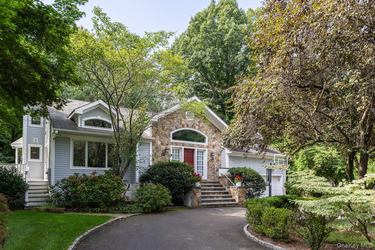 1 Deepwoods Lane – For Sale