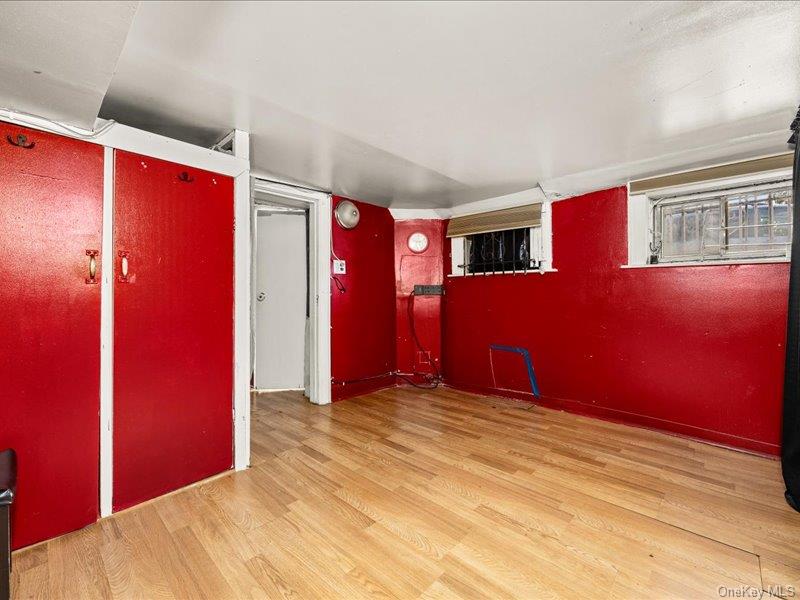124-01 111 – For Sale photo 27