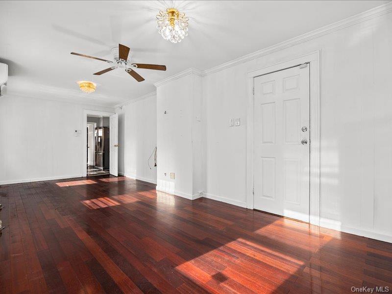 124-01 111 – For Sale photo 12