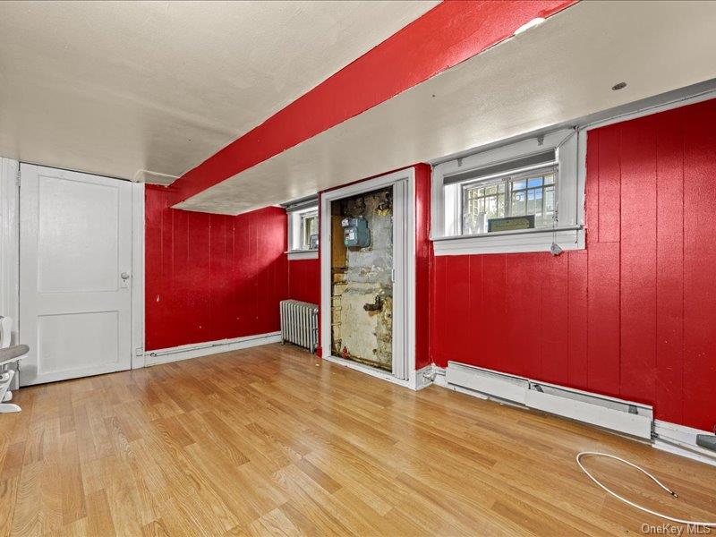 124-01 111 – For Sale photo 26