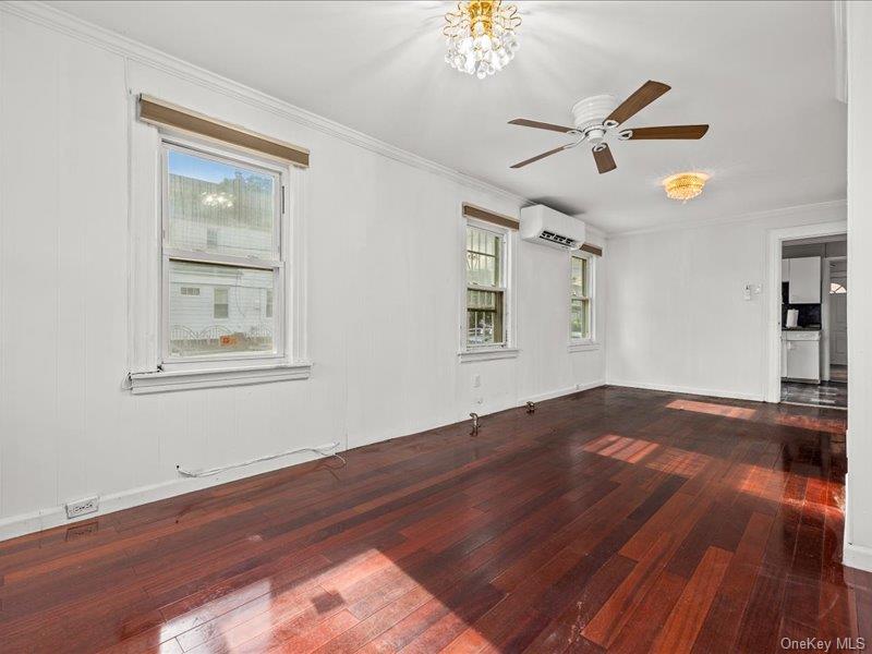 124-01 111 – For Sale photo 11