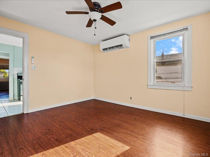 124-01 111 – For Sale photo 22