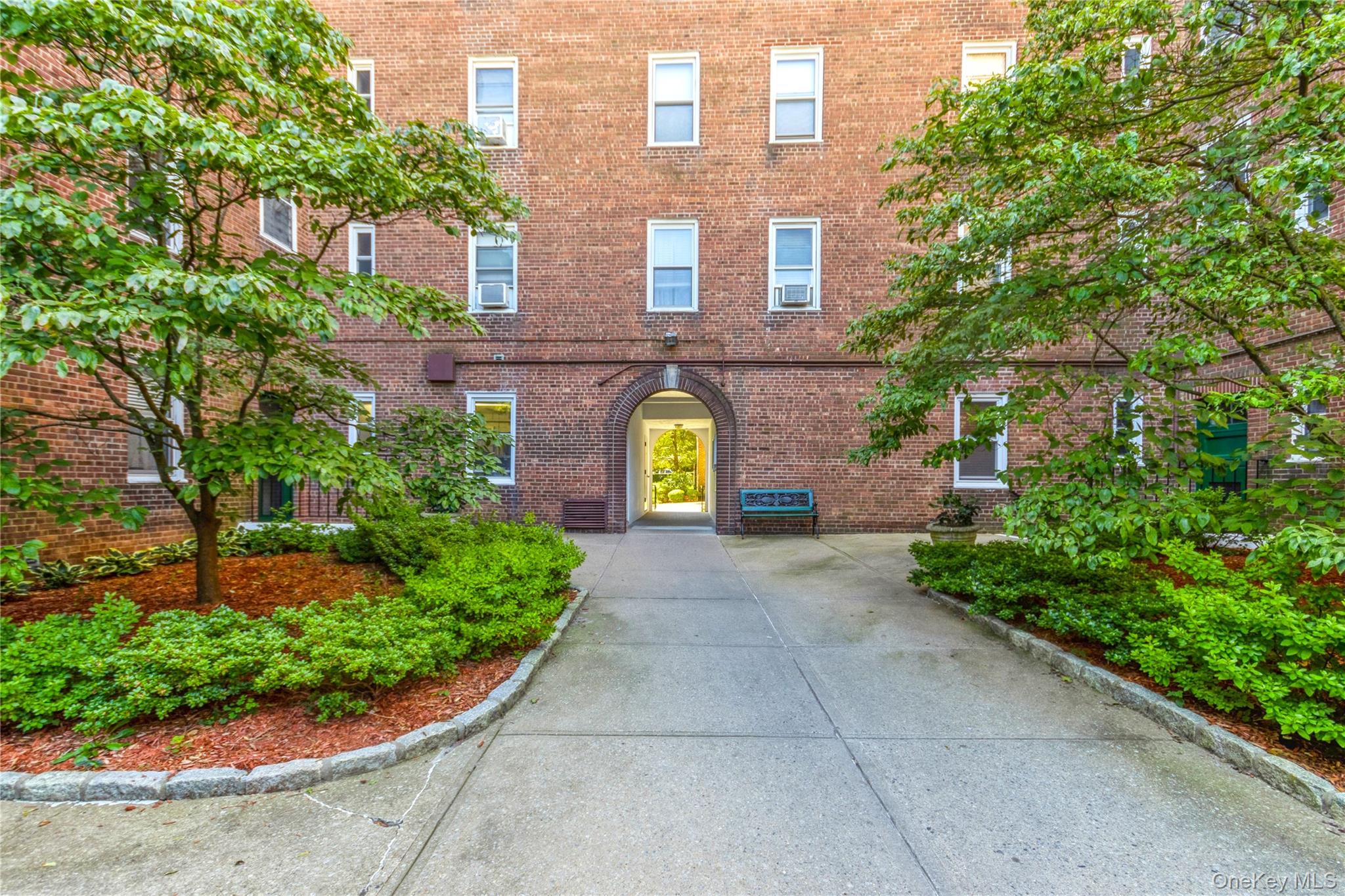 90 Bryant Avenue, Unit E-6D photo 22