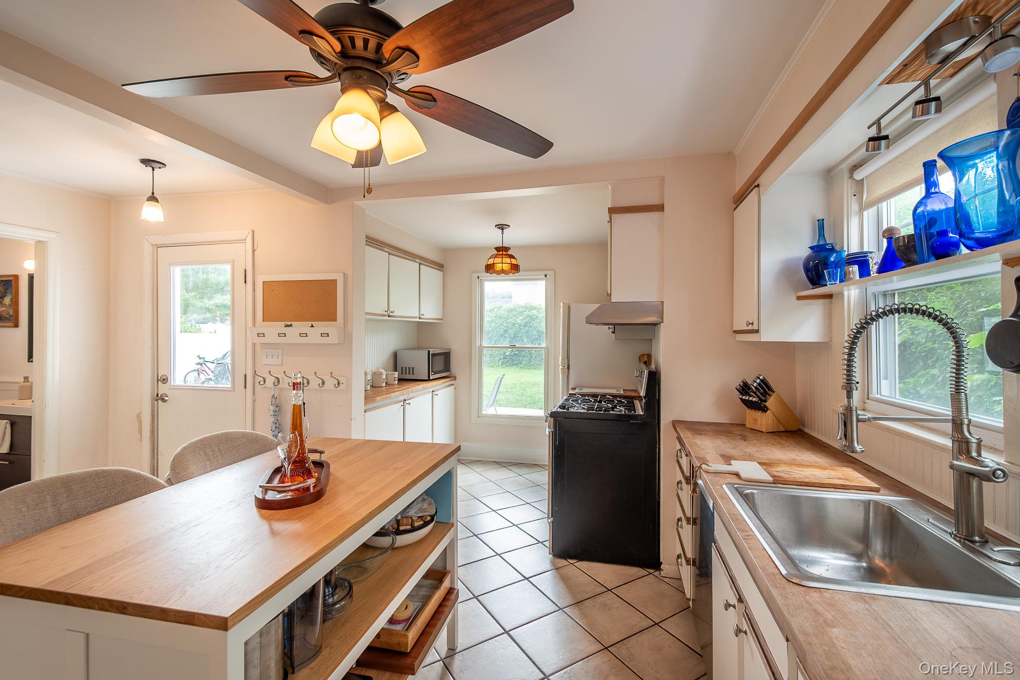 12 Perry Avenue – For Sale photo 10