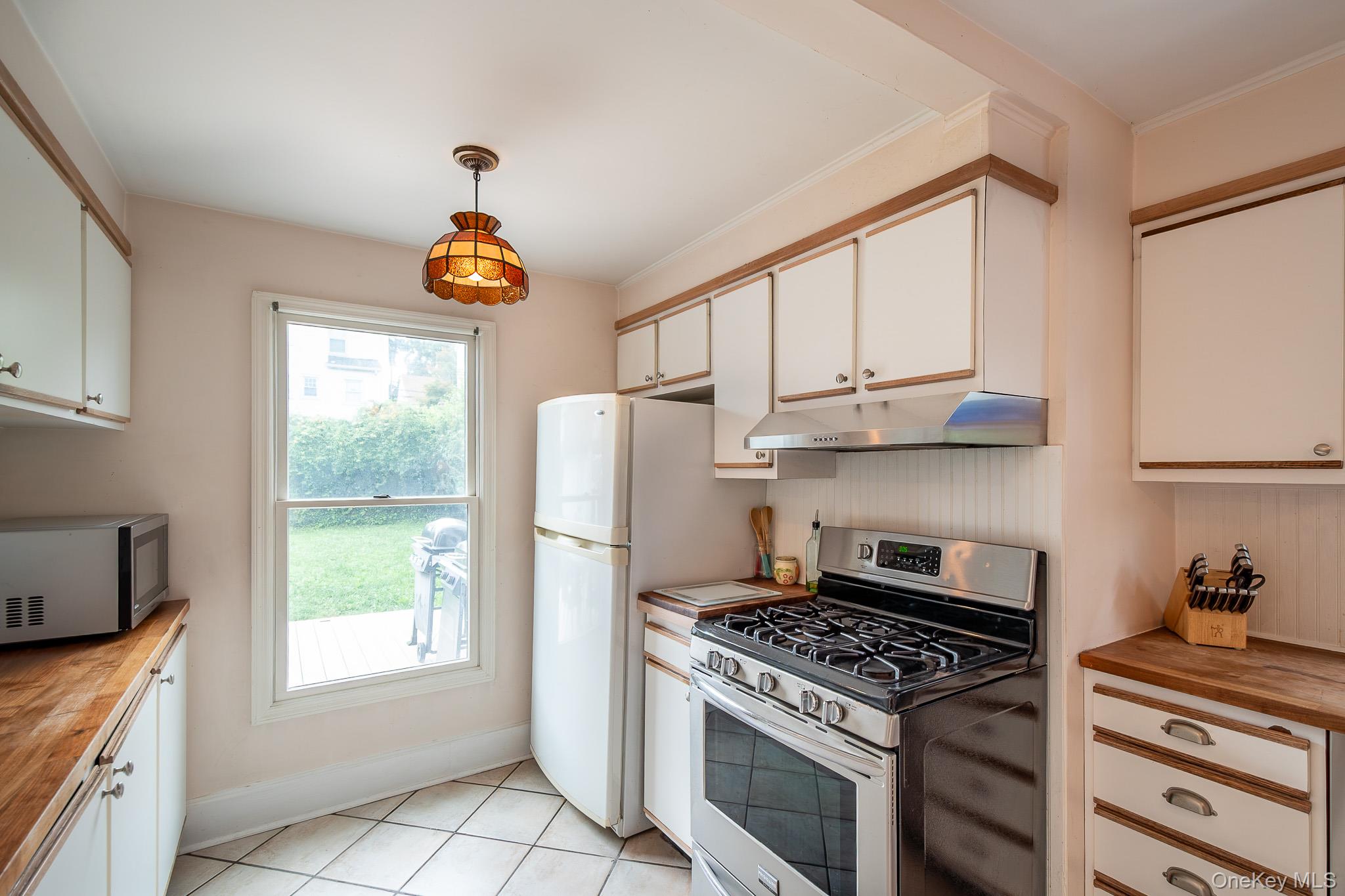 12 Perry Avenue – For Sale photo 11