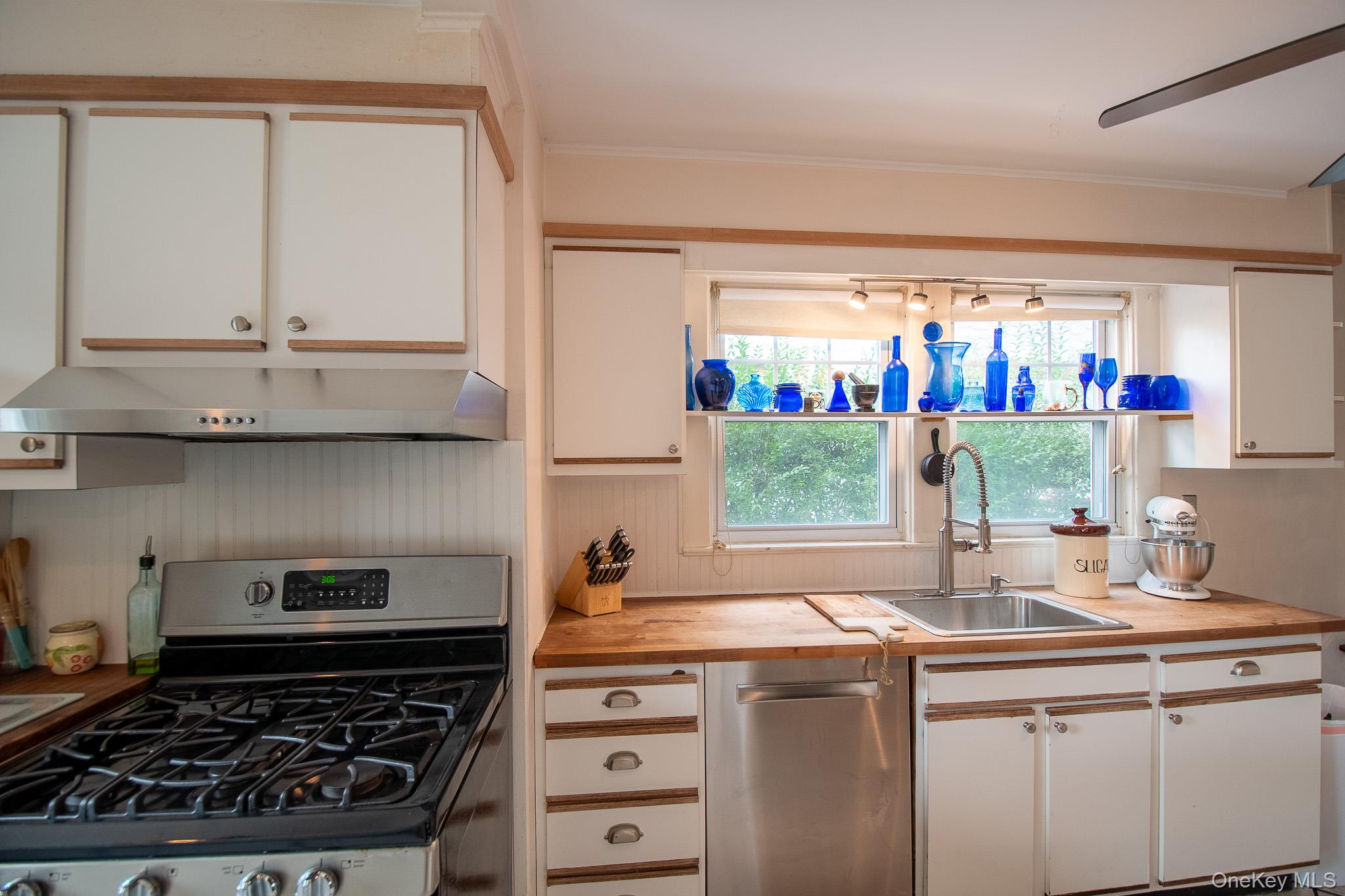 12 Perry Avenue – For Sale photo 7