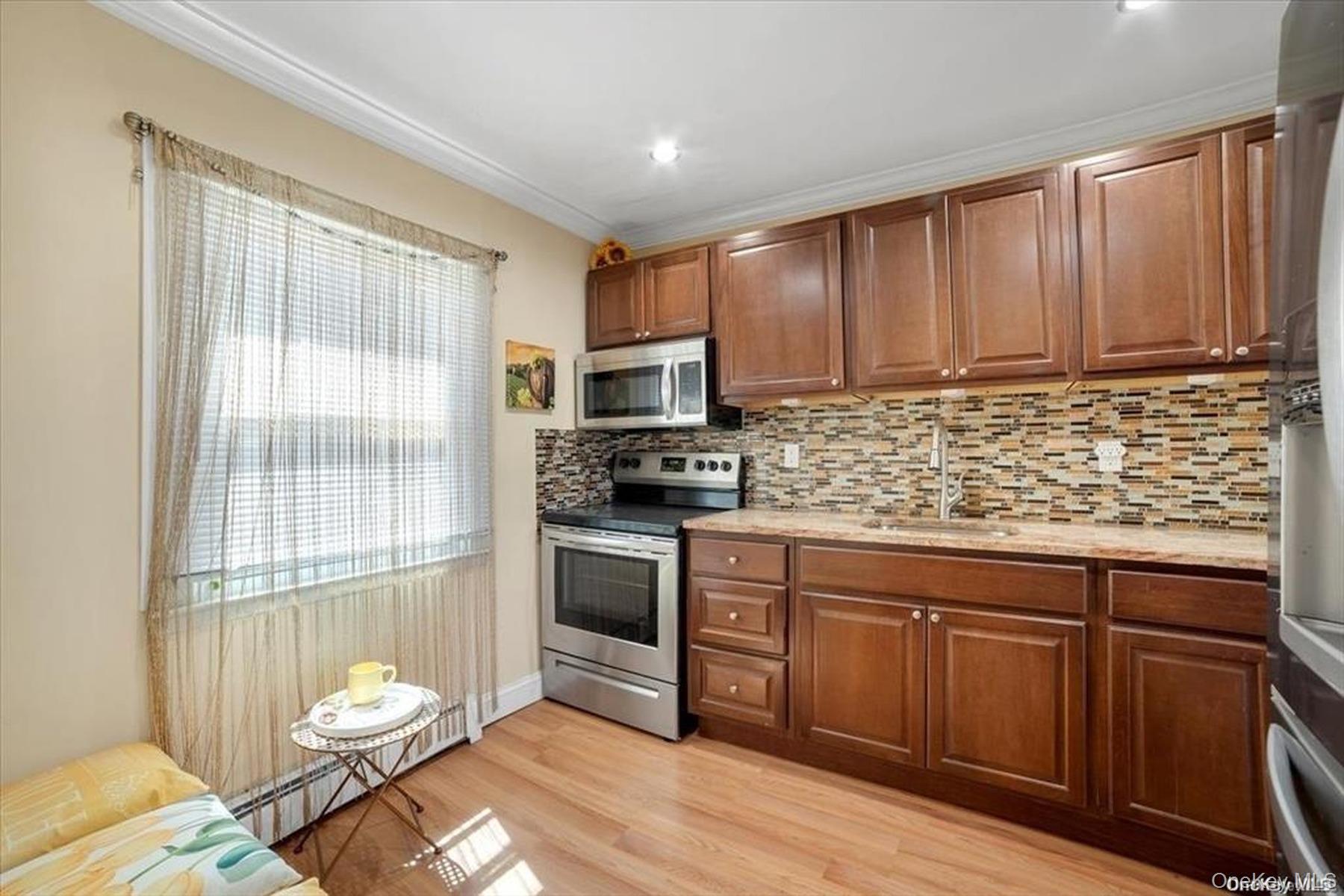 130 Glenwood Avenue, Unit 6 photo 6