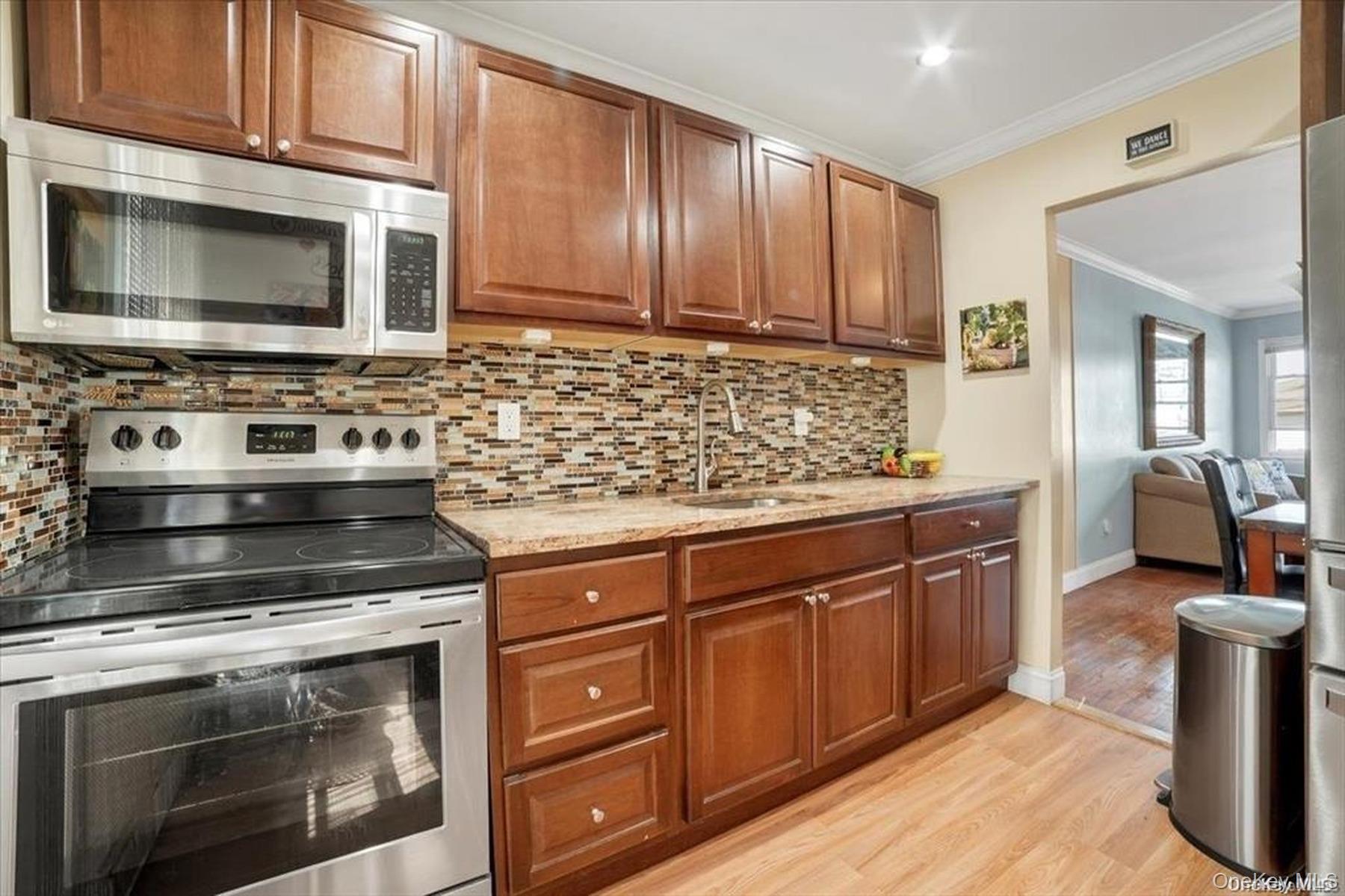 130 Glenwood Avenue, Unit 6 photo 5