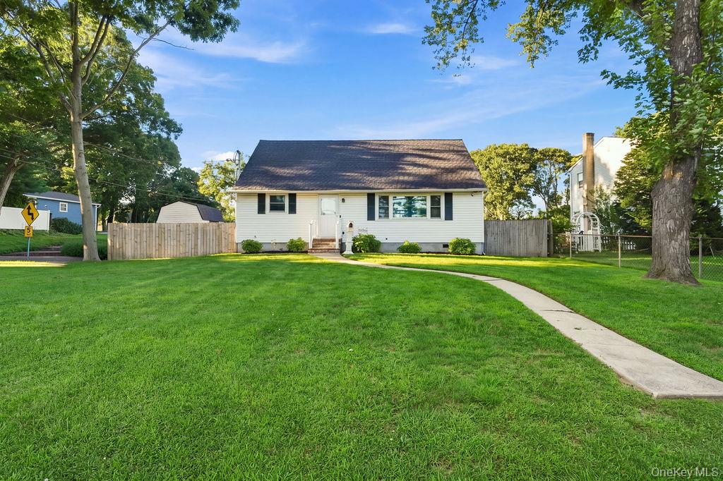 731 Muncey Road – For Sale photo 2