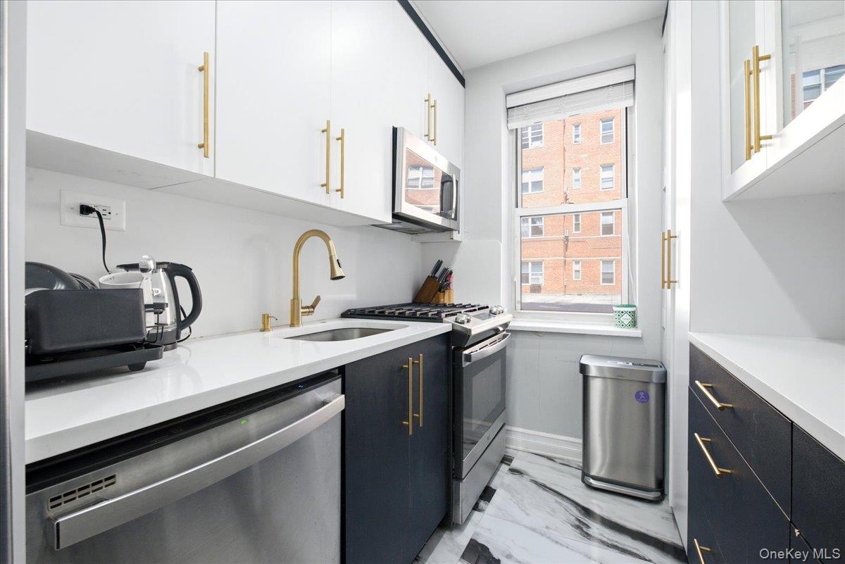 67-66 108th Street, Unit D5 photo 14