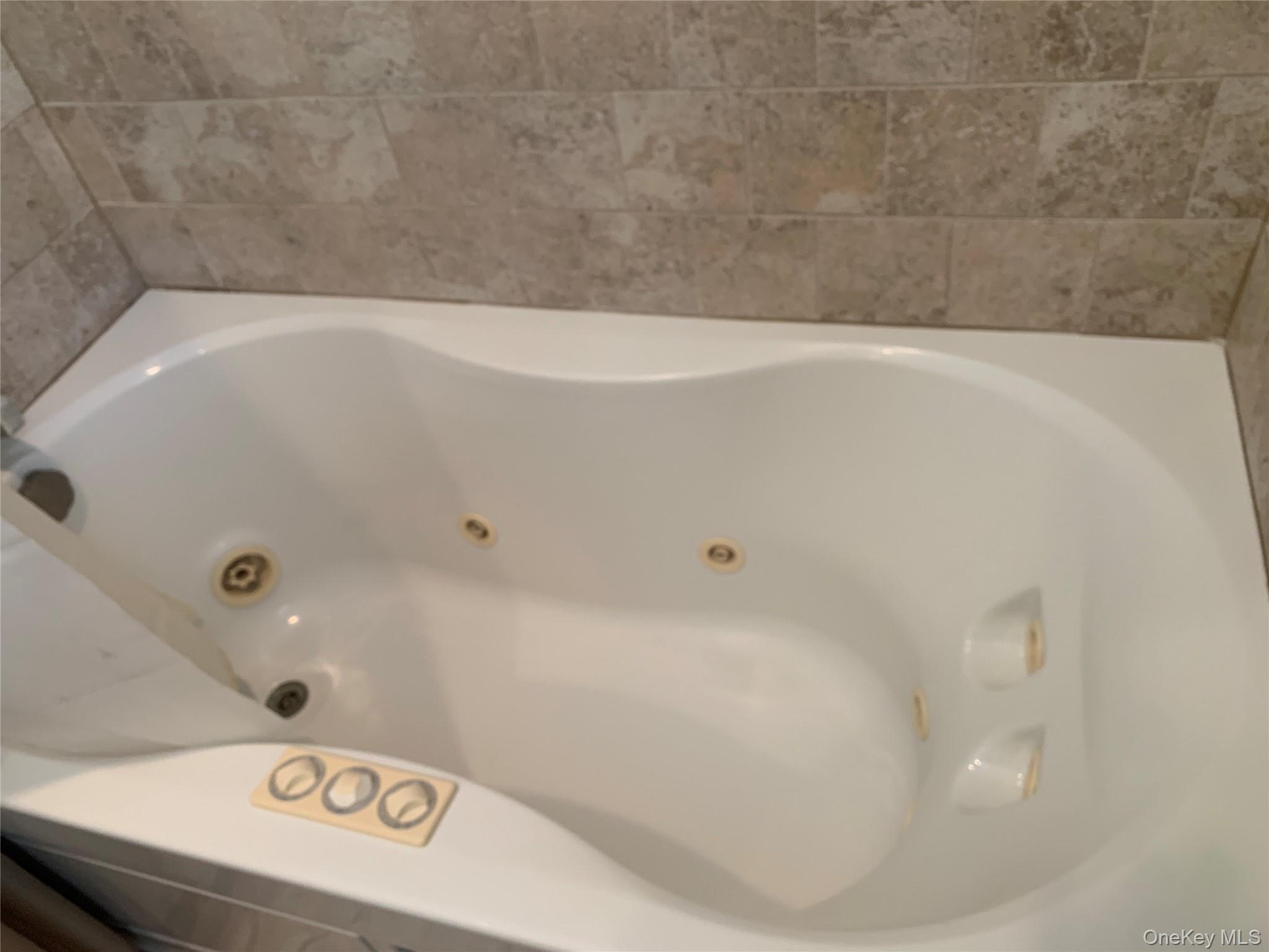58 Ireland Drive – For Sale photo 28