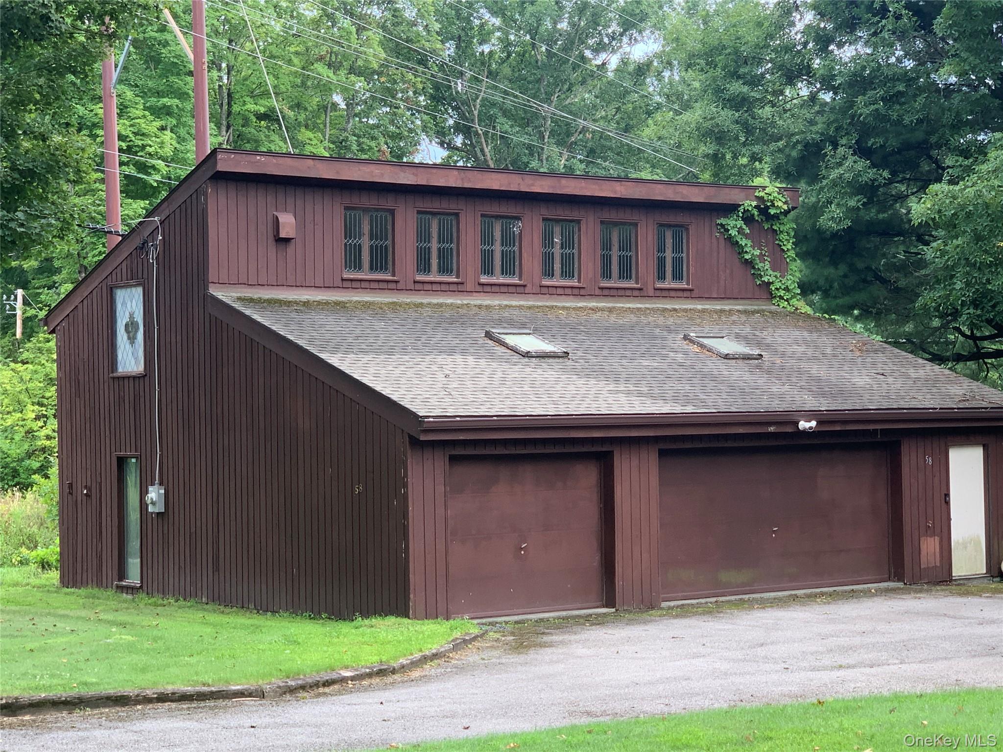 58 Ireland Drive – For Sale photo 2